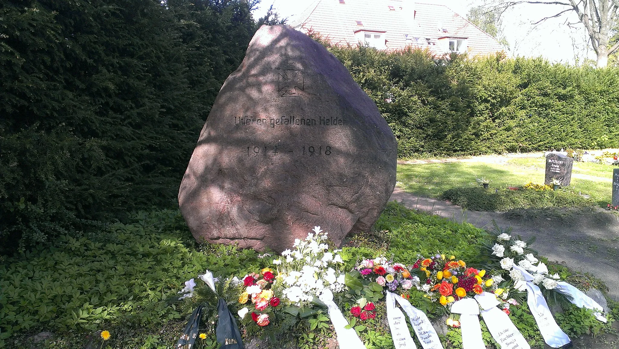 Photo showing: Gedenkstein auf dem Friedhof Genin, 1. Weltkrieg