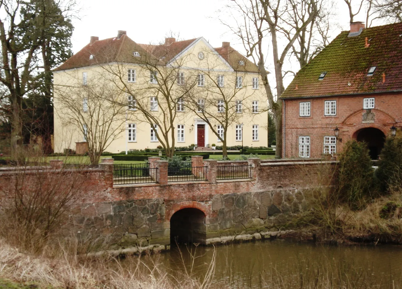 Photo showing: Gut Sierhagen - Haupthaus; Architekt Alexis de Chateauneuf (* 18. Februar 1799 in Hamburg; † 31. Dezember 1853 ebenda).