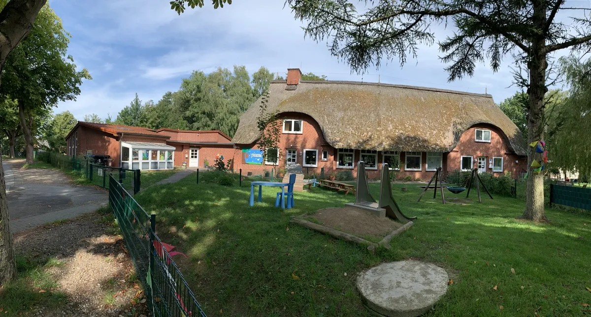 Photo showing: Kindertagesstätte der ehemaligen Grundschule Achterwehr