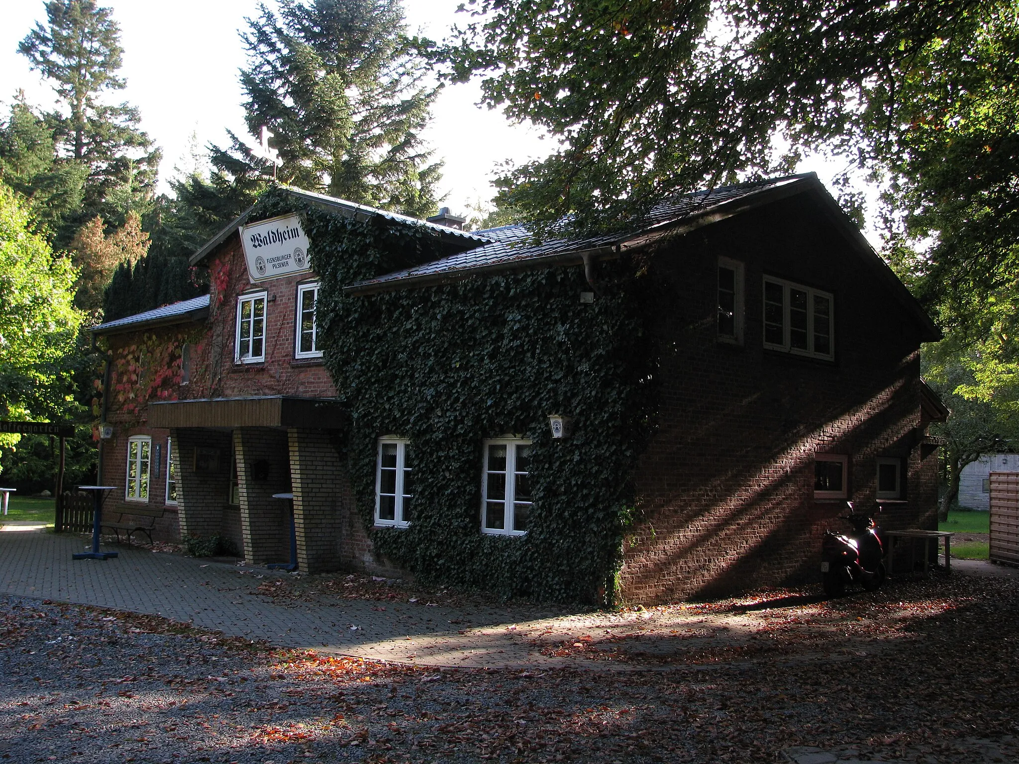 Photo showing: Restaurant Waldheim in forest 'Haaks' near Bohmstedt, Germany