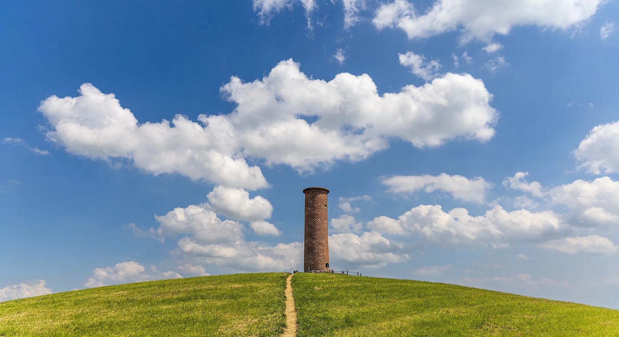 Photo showing: Der Gömnitzer Turm. Ein Baudenkmal gemäß de:Liste der Kulturdenkmale in Süsel