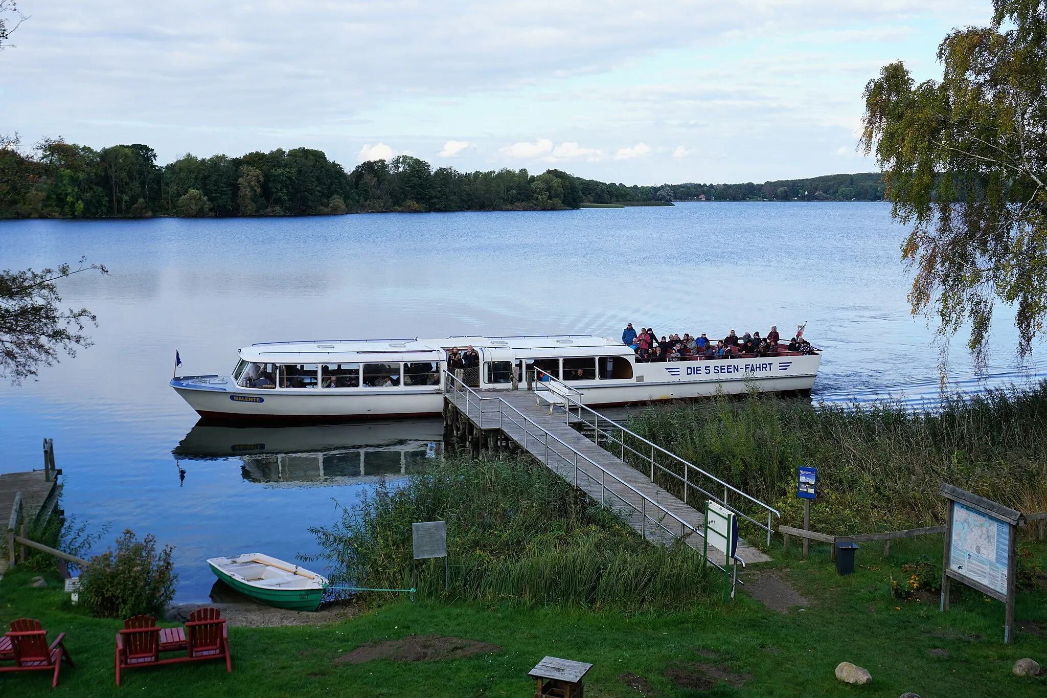 Photo showing: Tour boat Malente on lake Dieksee in Niederkleveez