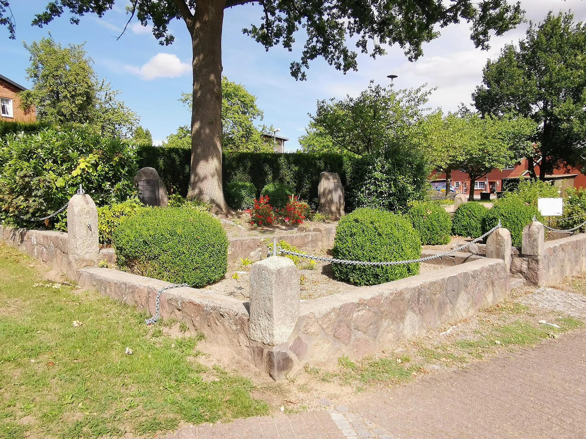 Photo showing: Kriegerdenkmal Labenz