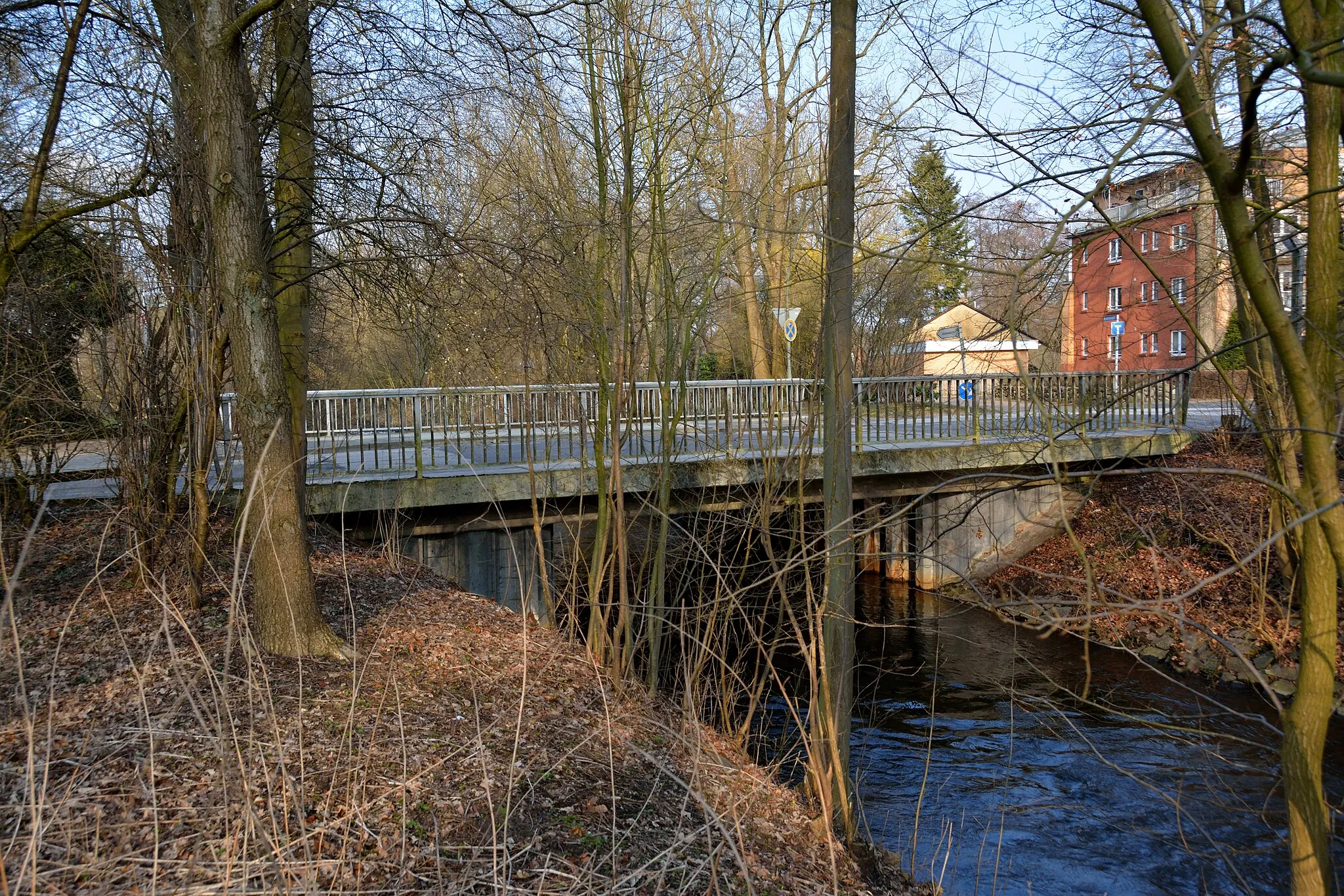 Photo showing: Impressionen der Störbrücke im Verlauf der Kreisstraße 9 in Neumünster.