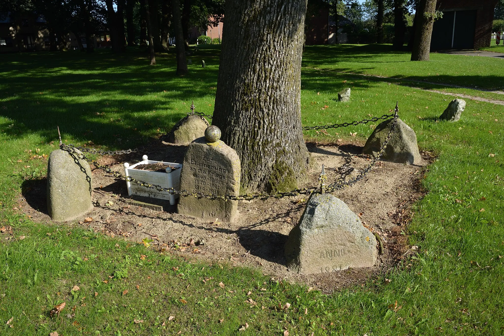 Photo showing: Das Ehrenmal in Süderheistedt