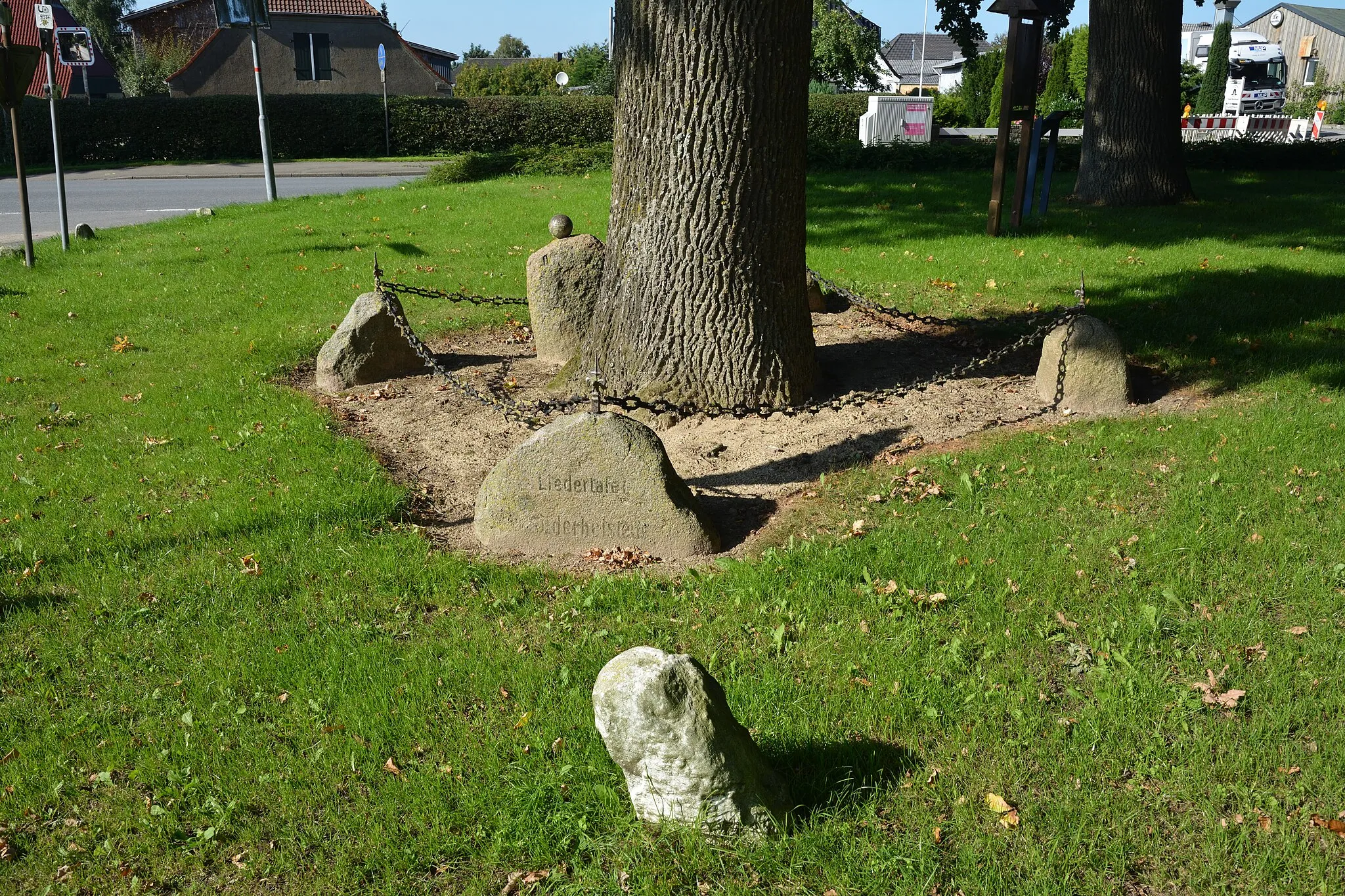 Photo showing: Das Ehrenmal in Süderheistedt