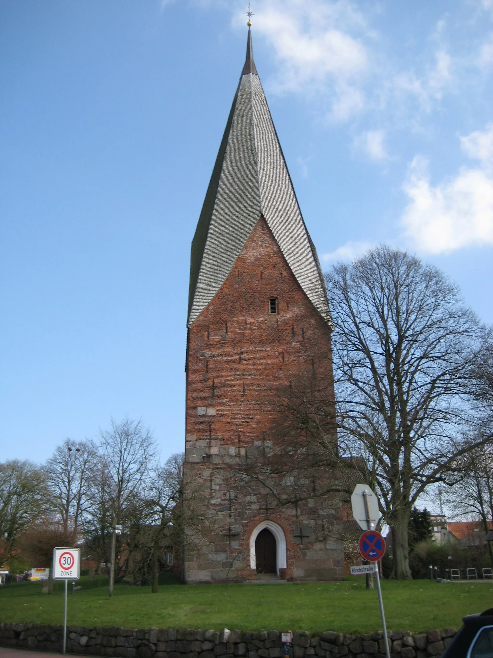 Photo showing: Kirchturm in Gettorf, Schleswig-Holstein, northern Germany.