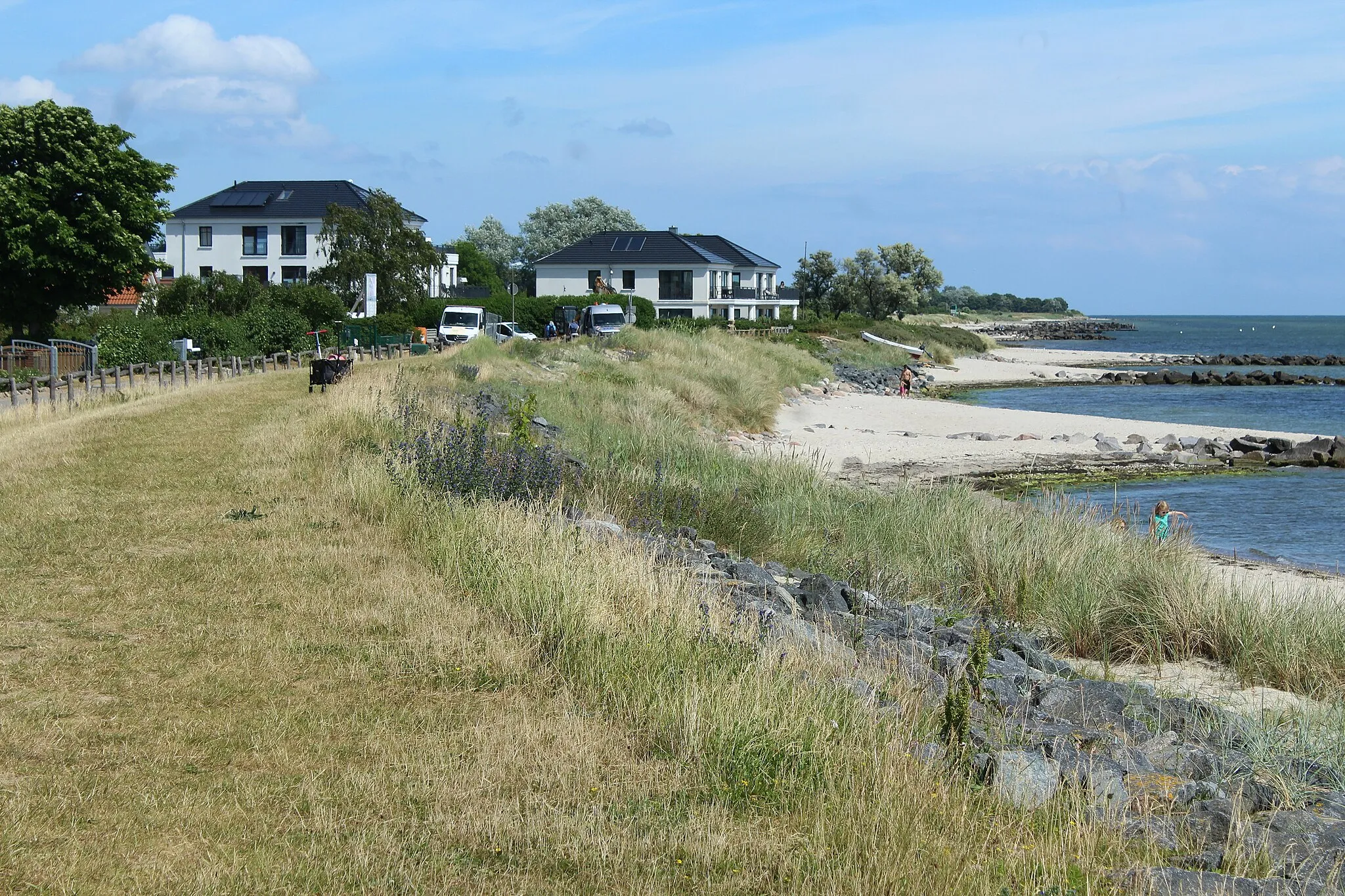 Photo showing: Fehmarn, houses at the Fehmarnsund
