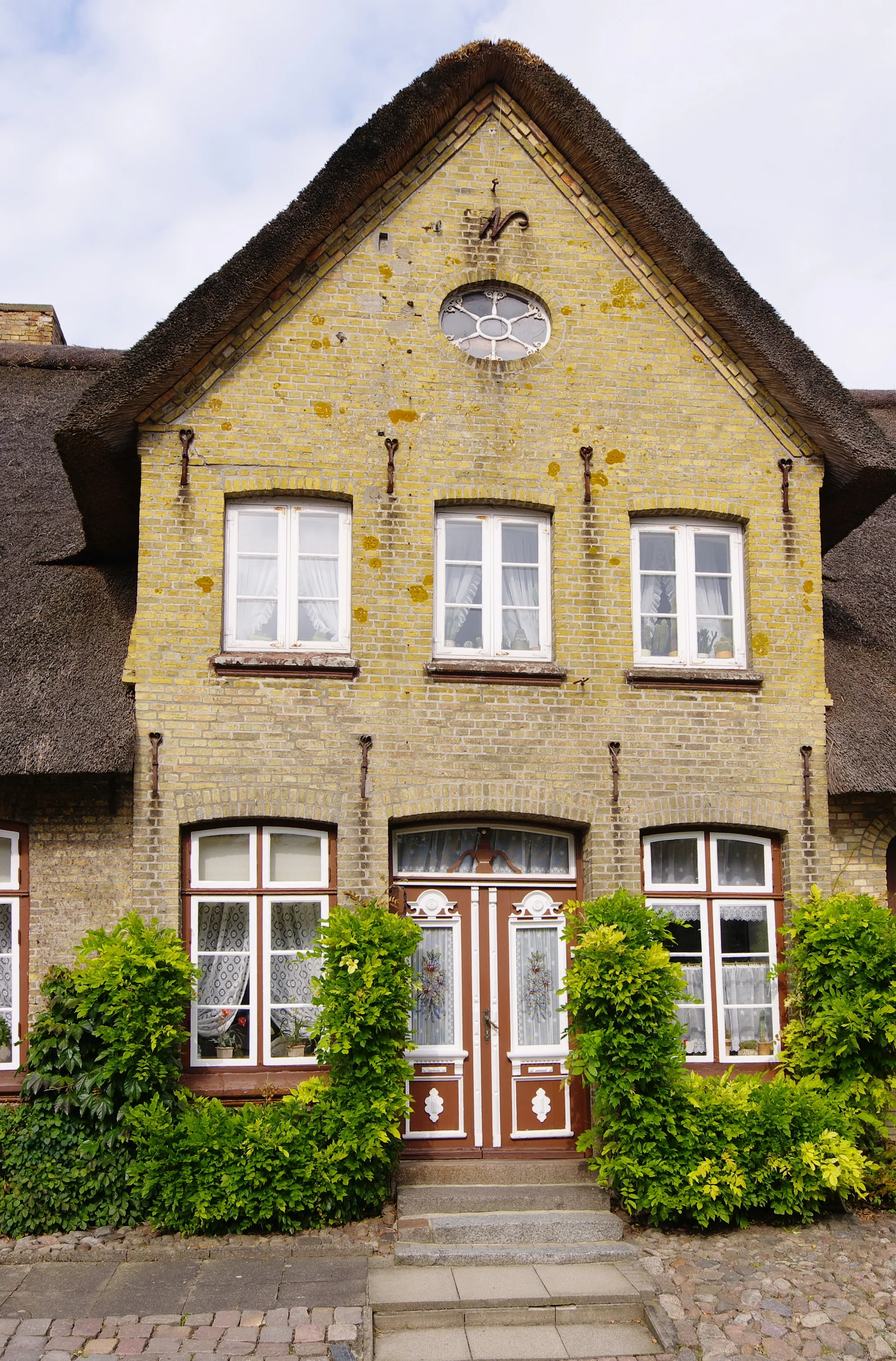 Photo showing: Denkmalgeschütztes Geesthardenhaus in Schwabstedt.