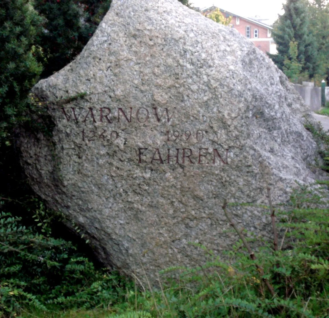 Photo showing: Gedenkstein in Fahren