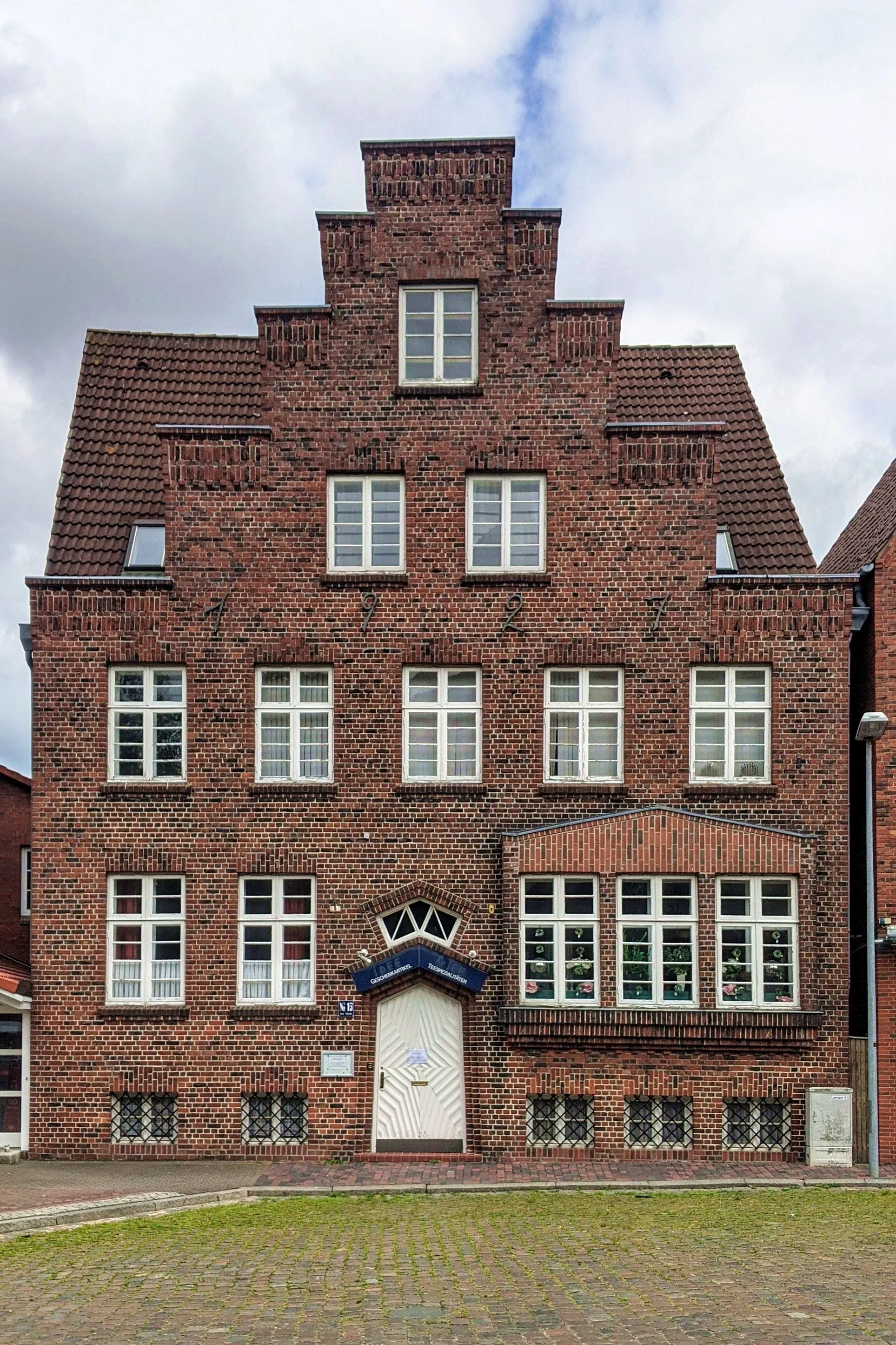 Photo showing: Denkmalgeschütztes Wohnhaus Am Markt 15 in Wilster