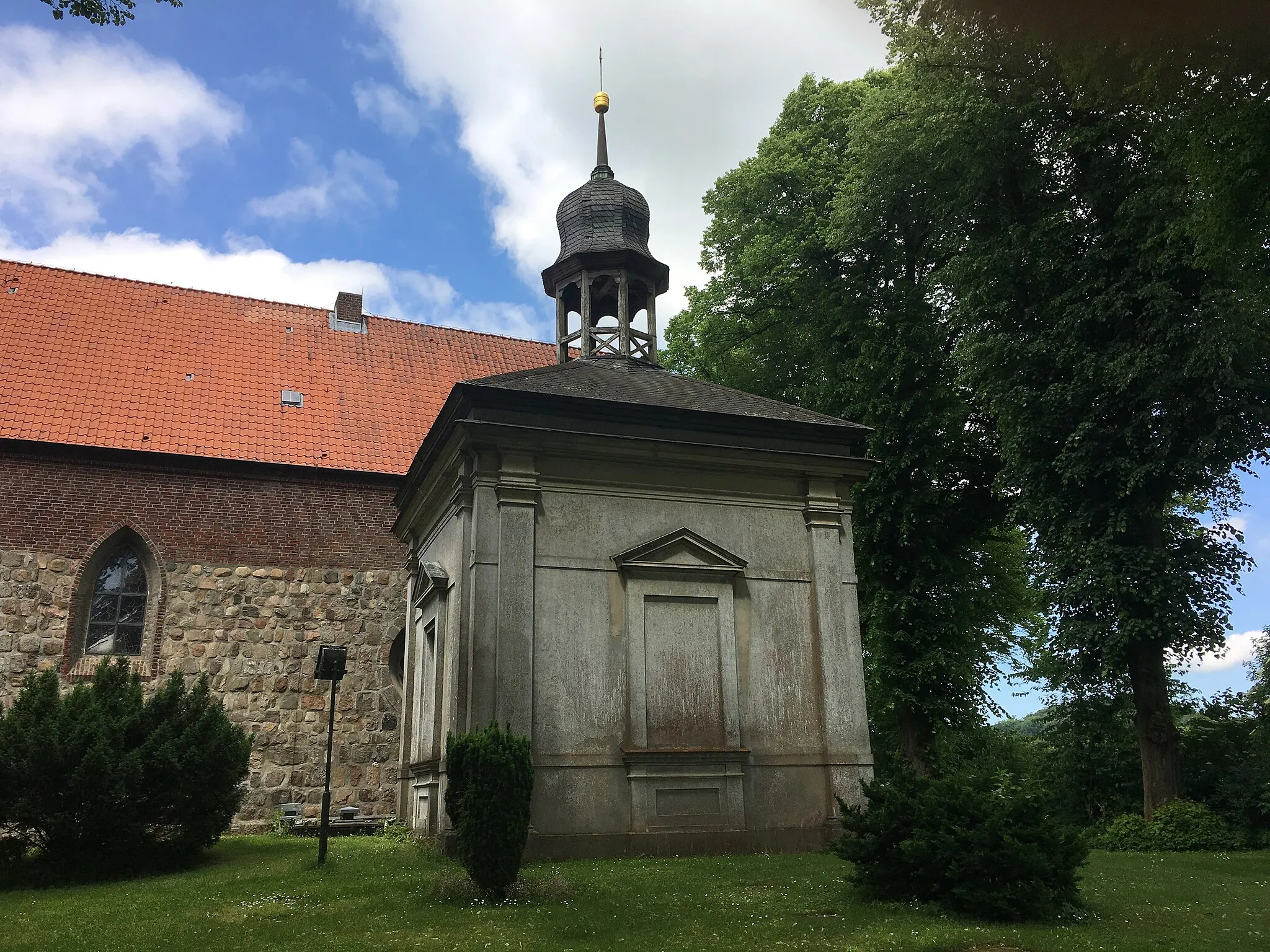 Photo showing: Kirchnüchel, Grabkapelle der Familie von Brockdorff