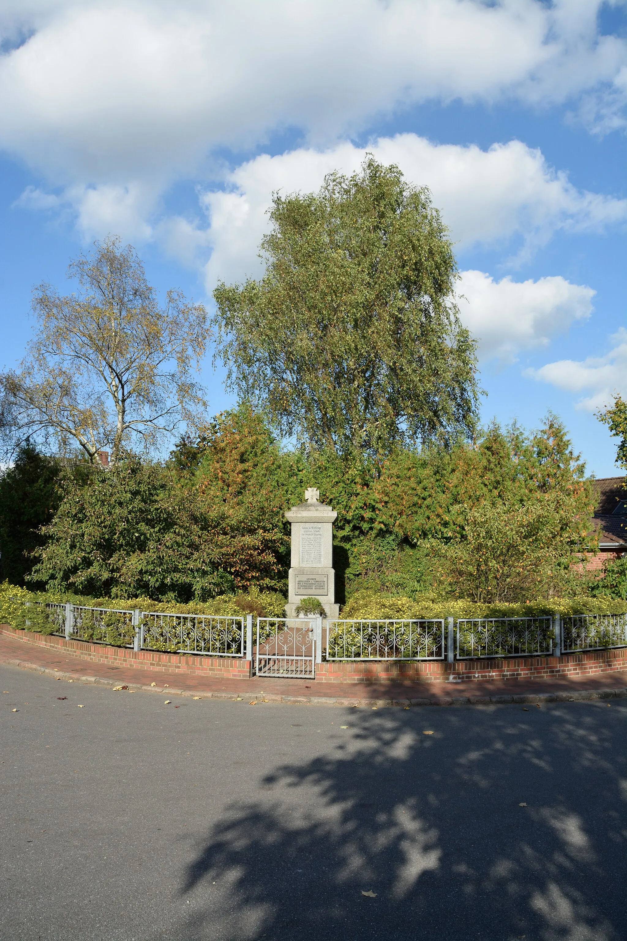 Photo showing: Ehrenmal in Dägeling