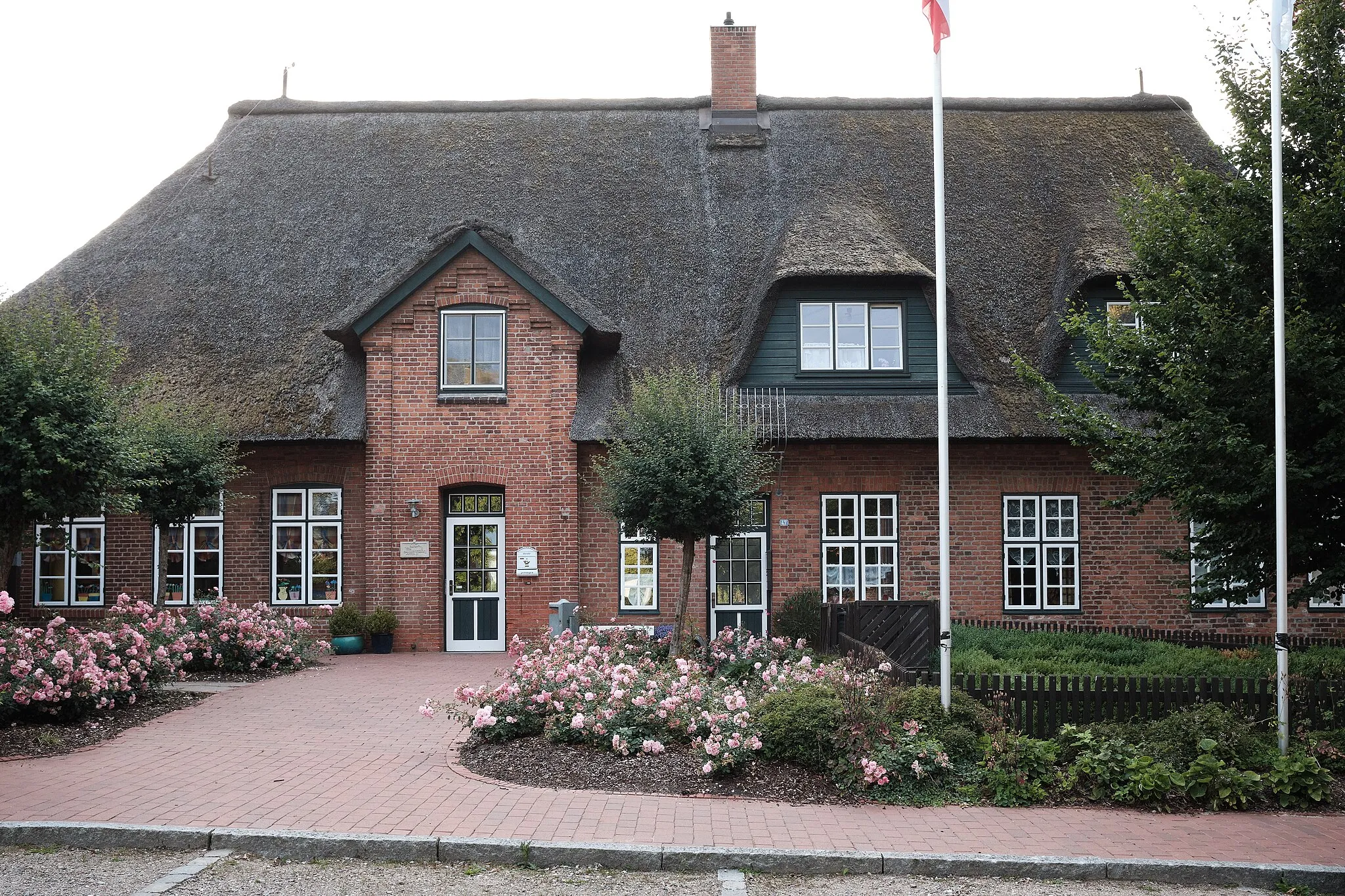 Photo showing: The old village school in Hohenfelde, now a kindergarten.