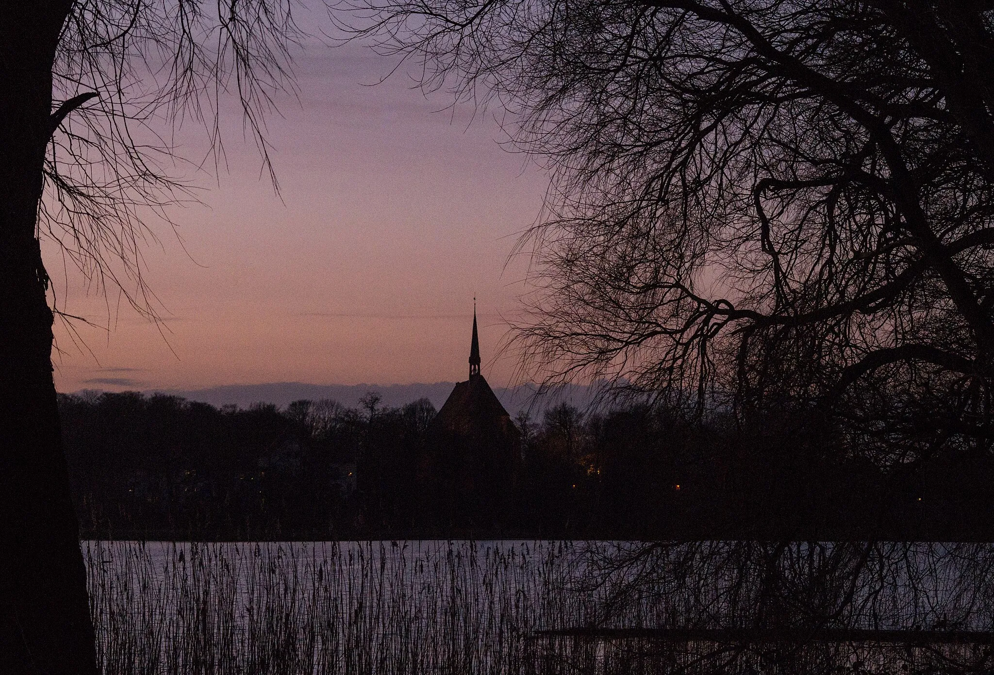 Photo showing: View on the lake from Bordesholm in the evening