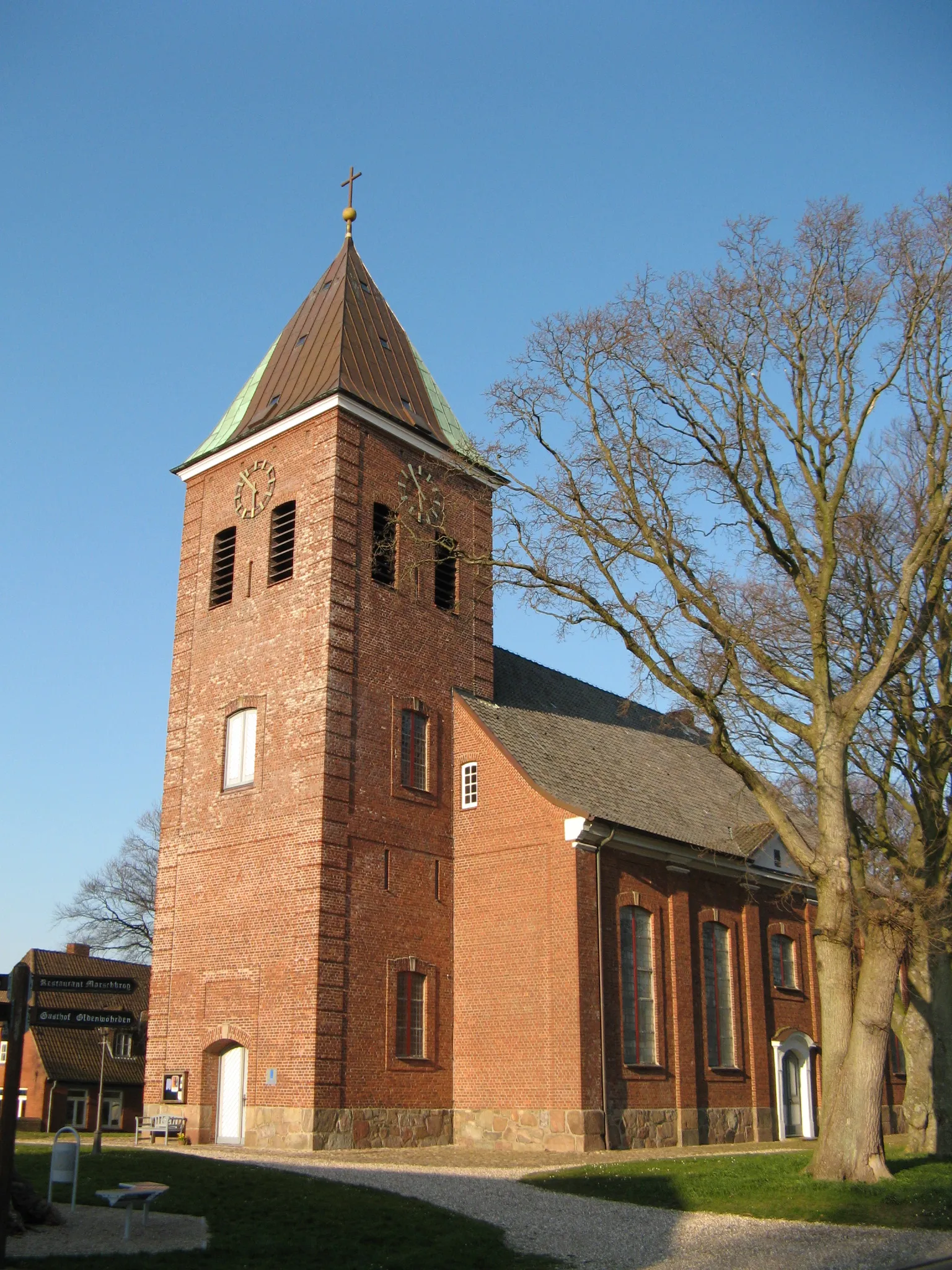 Photo showing: St. Nicolai-Kirche Wöhrden

St. Nicolai church Wöhrden