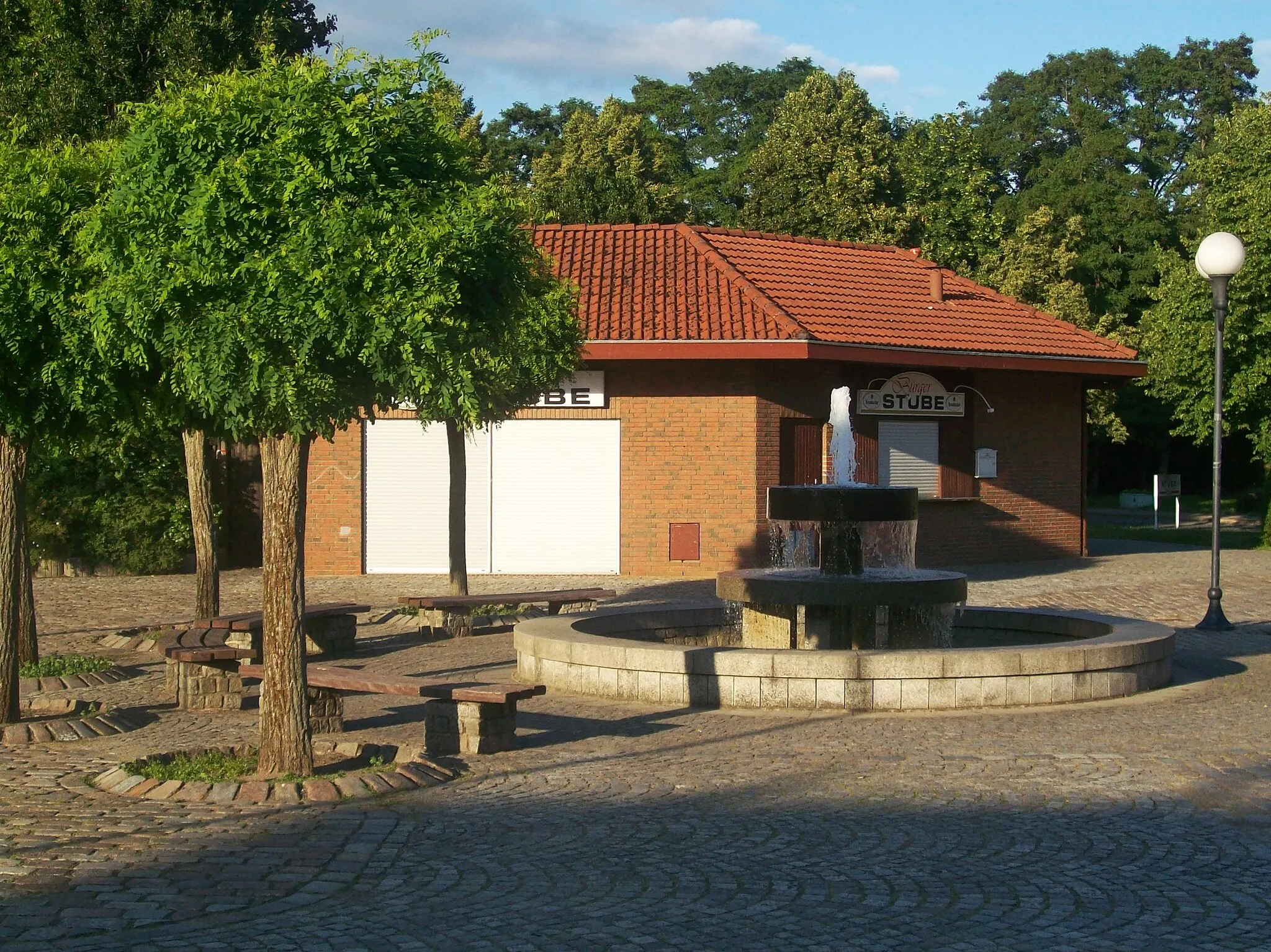 Photo showing: Brunnen