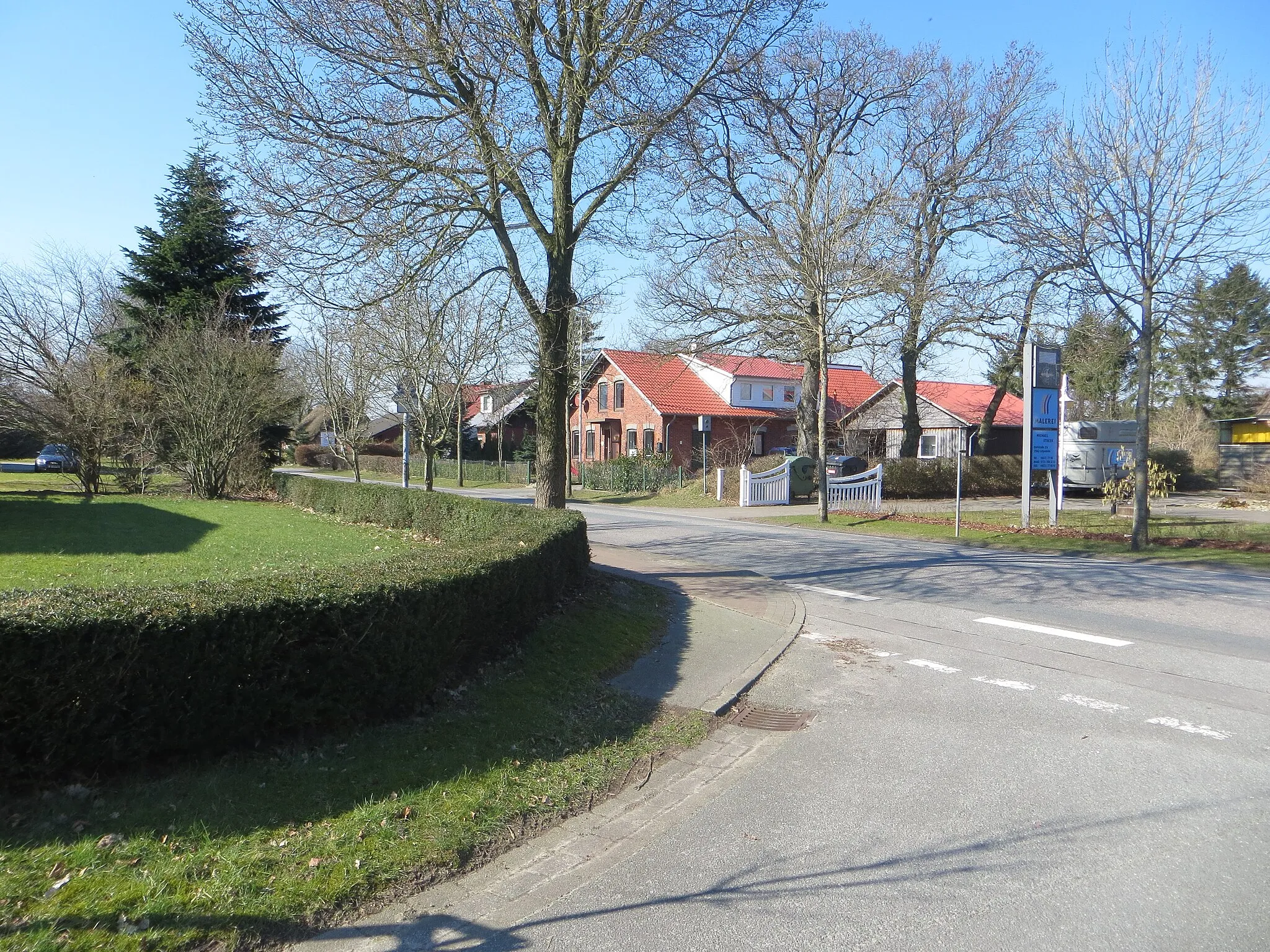 Photo showing: Lütjenholm im Bereich des Ortseingang aus Richtung Großenwiehe