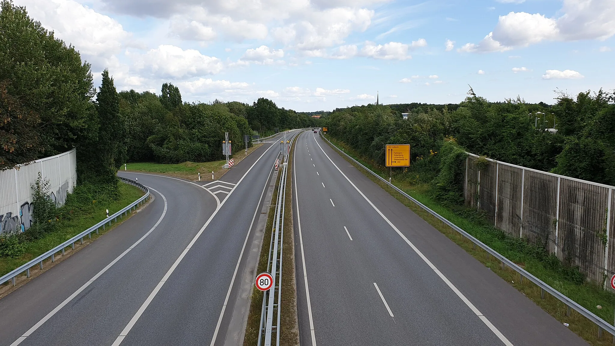 Photo showing: Auf- bzw Abfahrt von der B 76 auf die B 202 in Richtung Lütjenburg