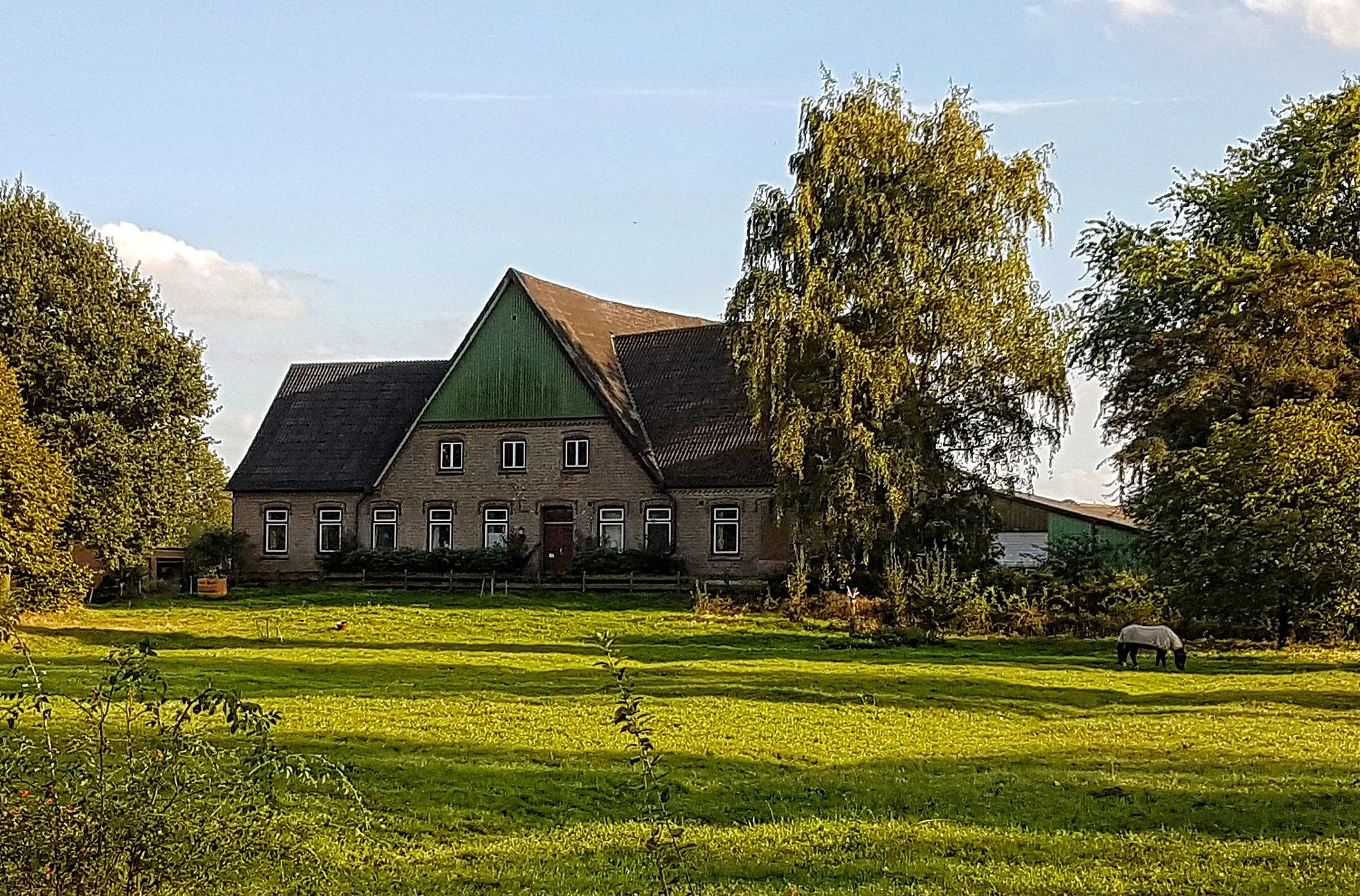 Photo showing: Hallenhaus in der Dorfstraße 37, in Raa-Besenbek. Ortsteil Raa.