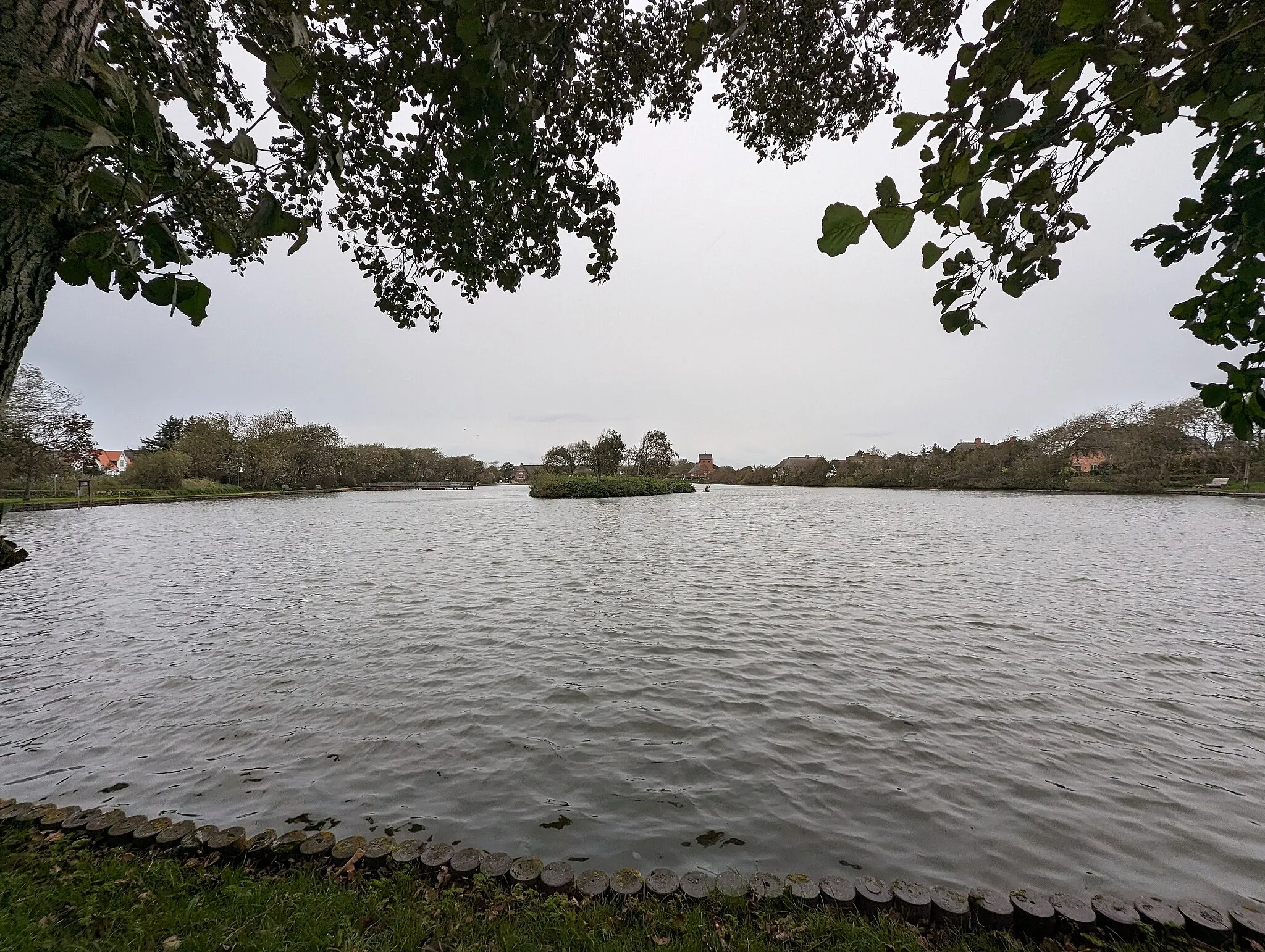 Photo showing: Dorfteich (Wenningstedt) (Teich in Wenningstedt-Braderup)