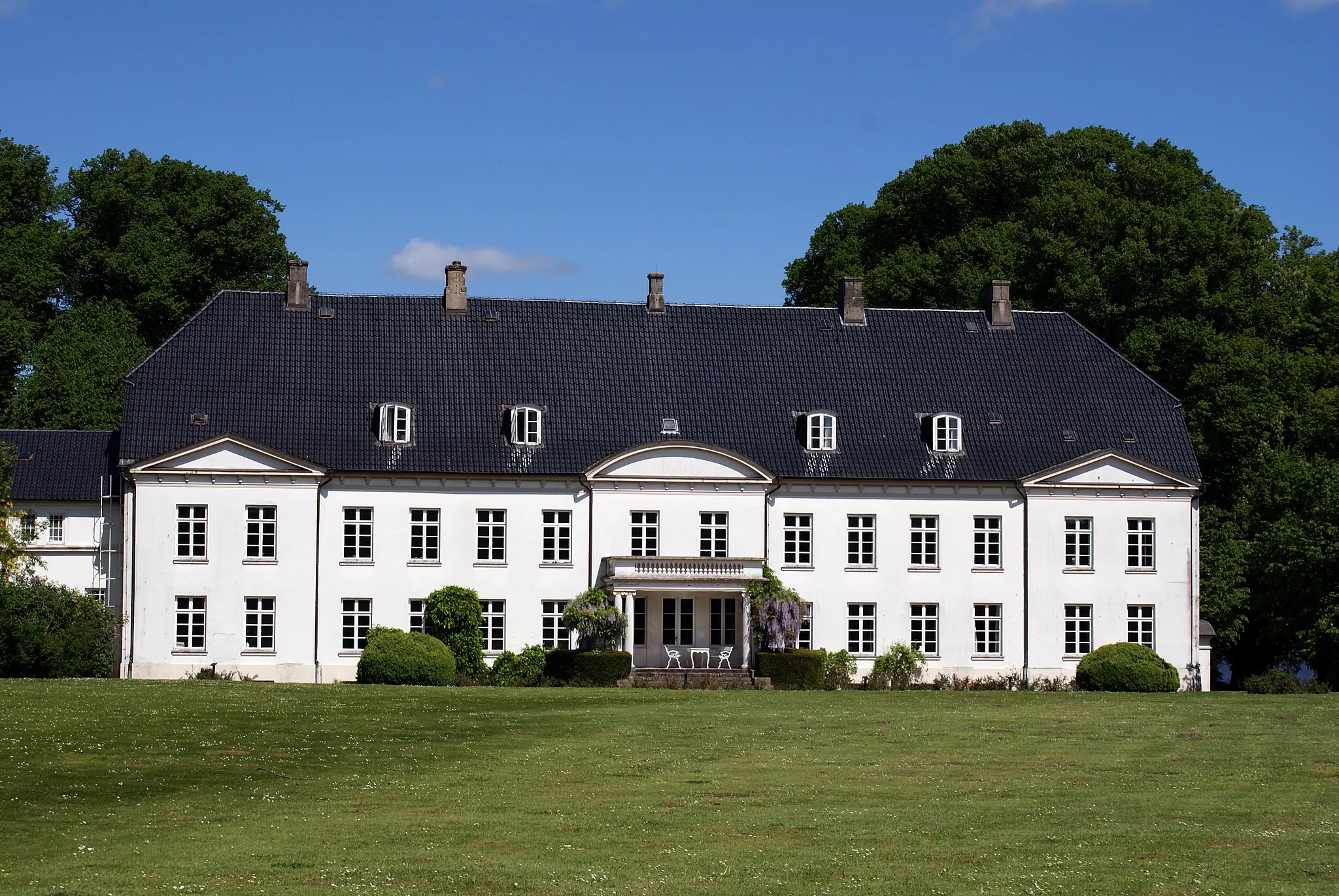 Photo showing: Louisenlund Manor near Schleswig