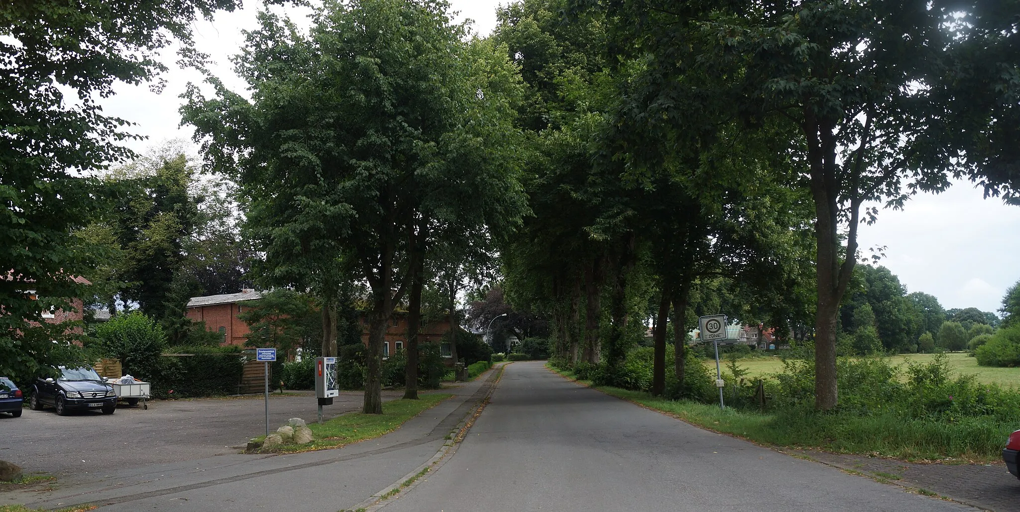 Photo showing: Bimöhlen, Germany: High Street