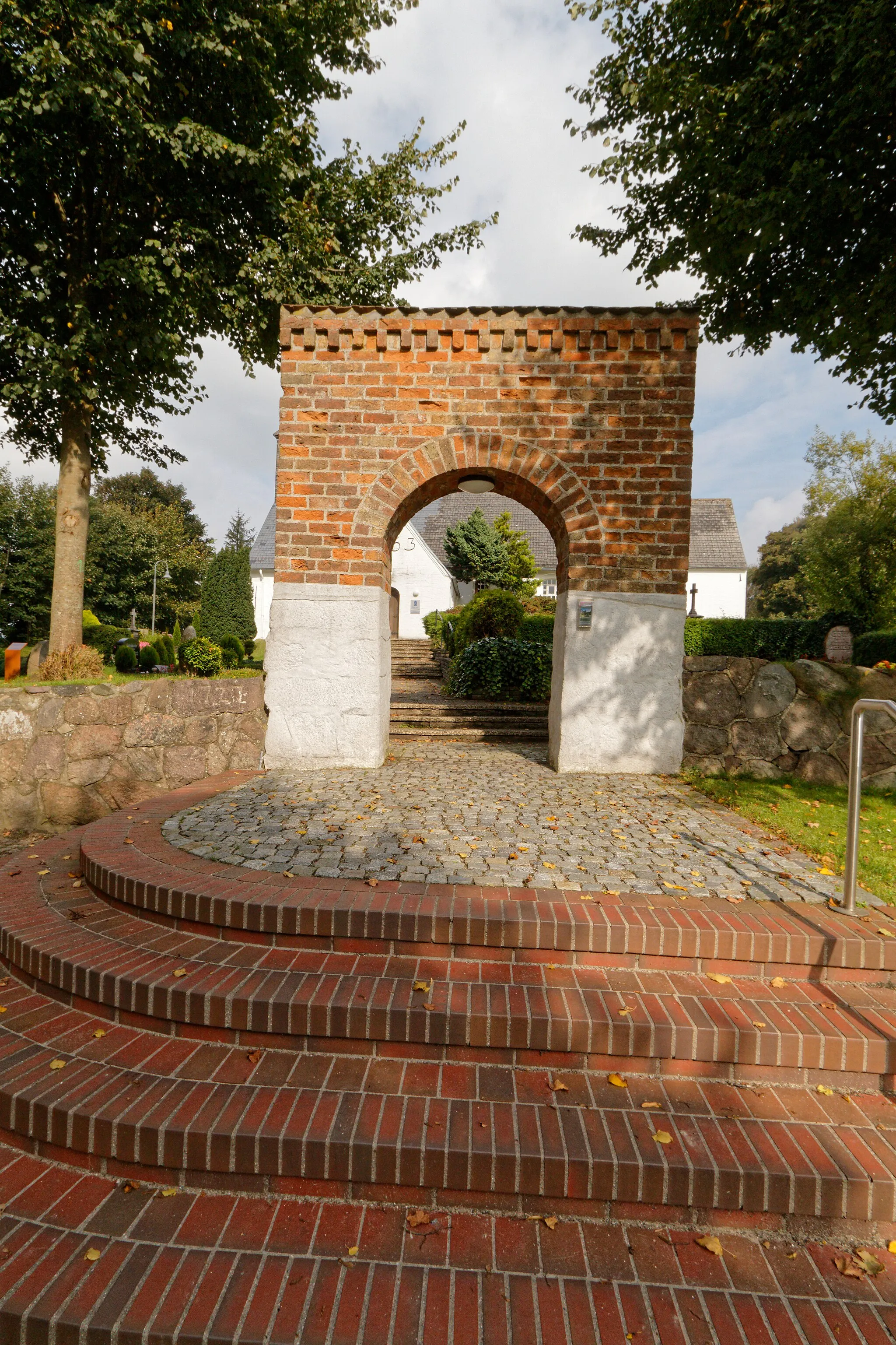 Photo showing: Medelby, Kirche St.Matthäus; Nordertor