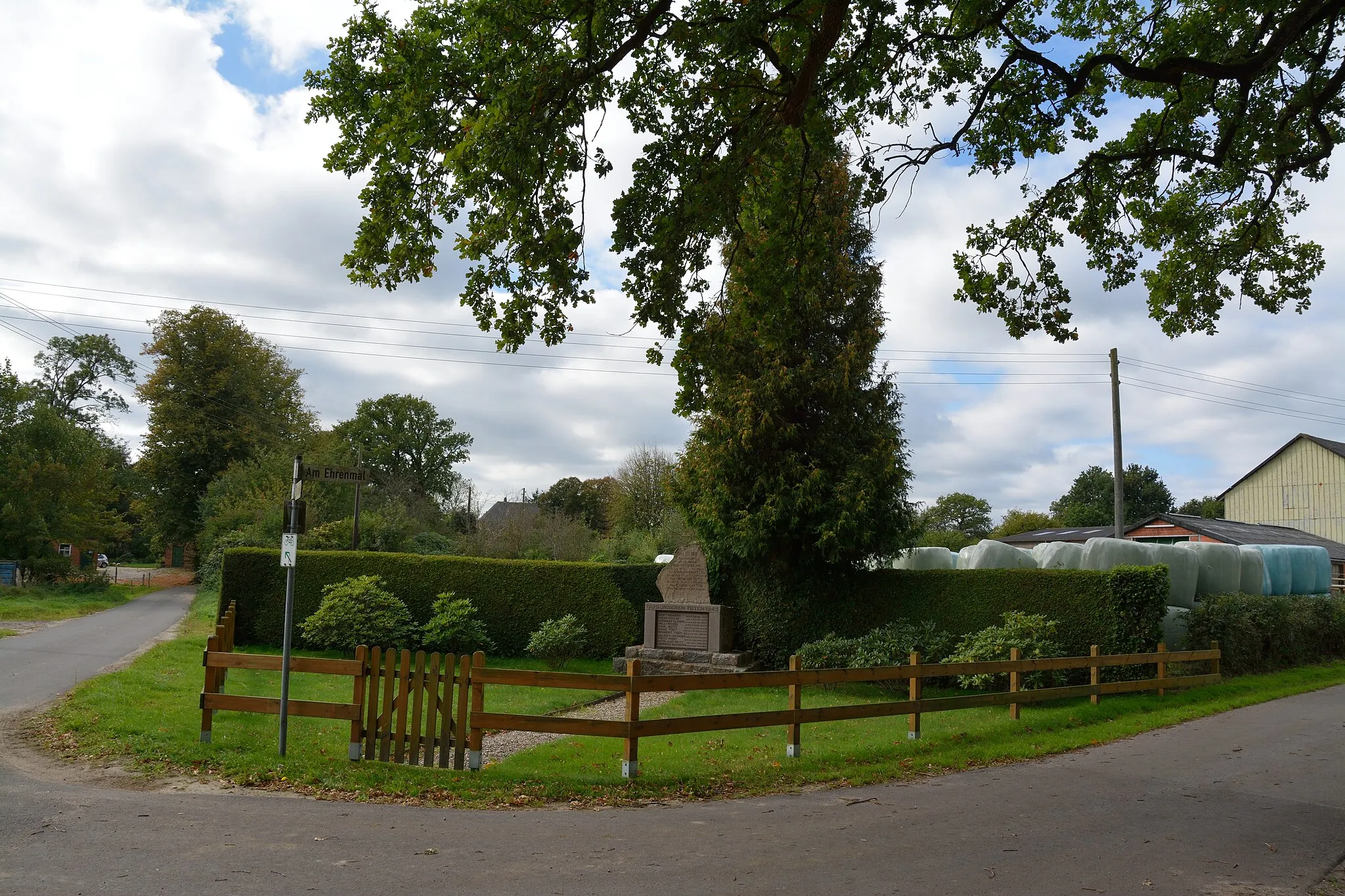 Photo showing: Ehrenmal in Siezbüttel