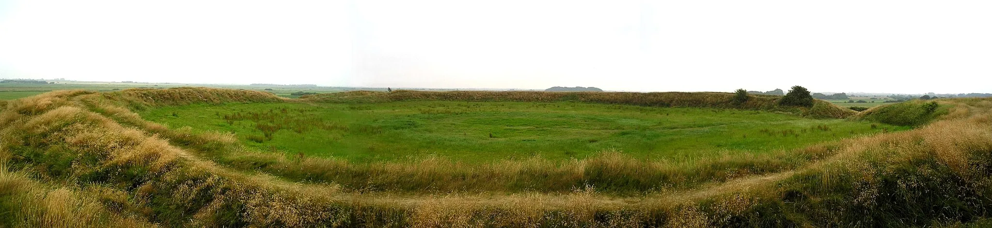 Photo showing: Lembecksburg auf Föhr - vom westlichen Ringwall aus, Juli 2006
Eigenes Werk

own work