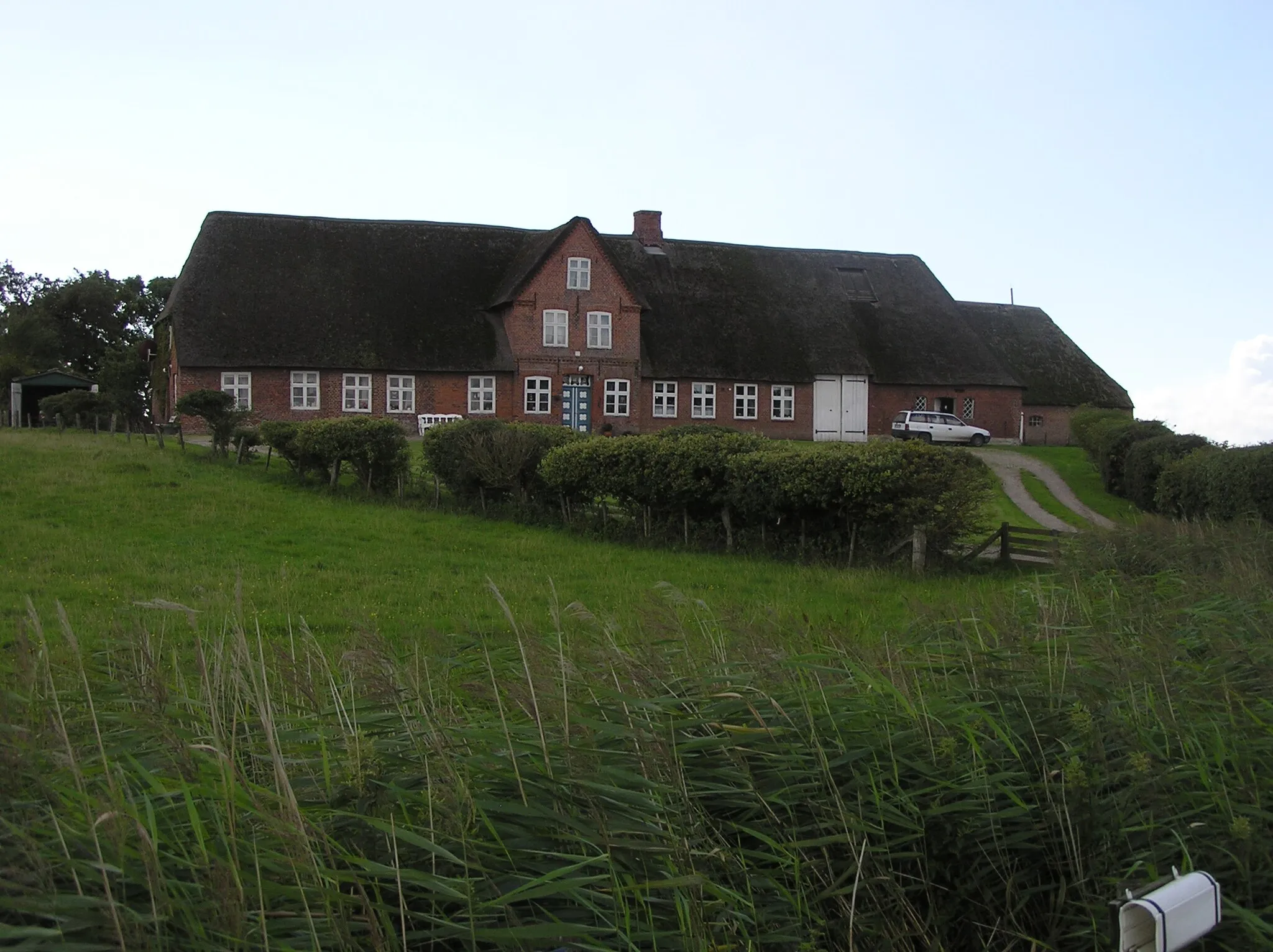 Photo showing: Ockholm Peterswarf. A Geestharden house in Ockholm, North Germany