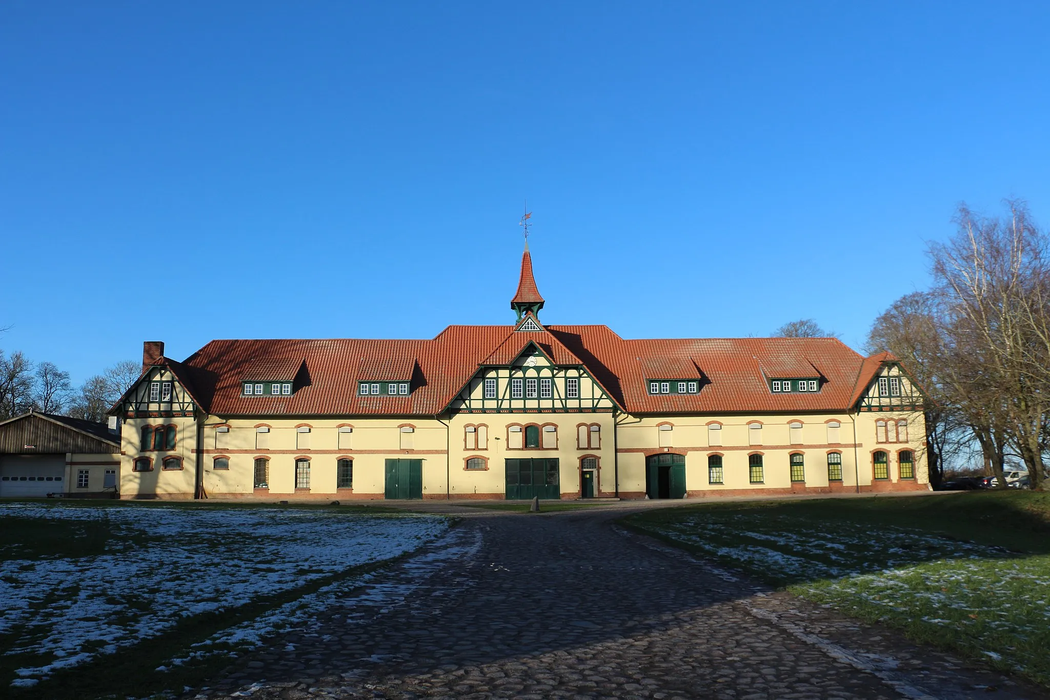 Photo showing: Kuhhaus des Guts Warleberg / Neuwittenbek