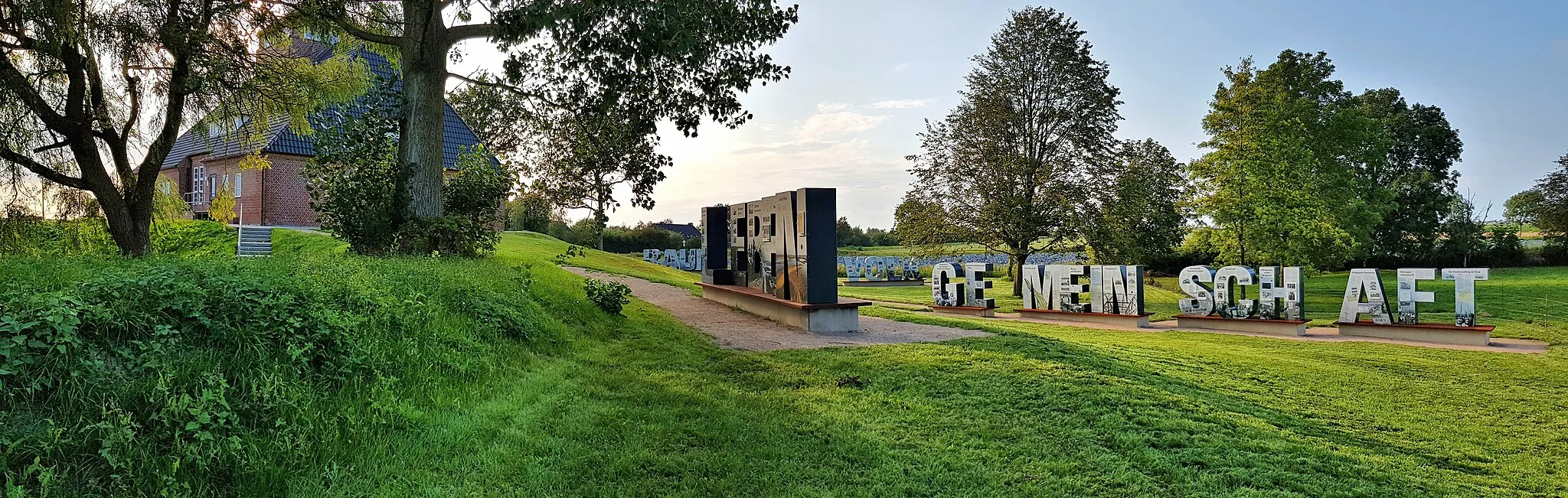 Photo showing: Historischer Lernort Neulandhalle, Dieksanderkoog, 20. August 2019