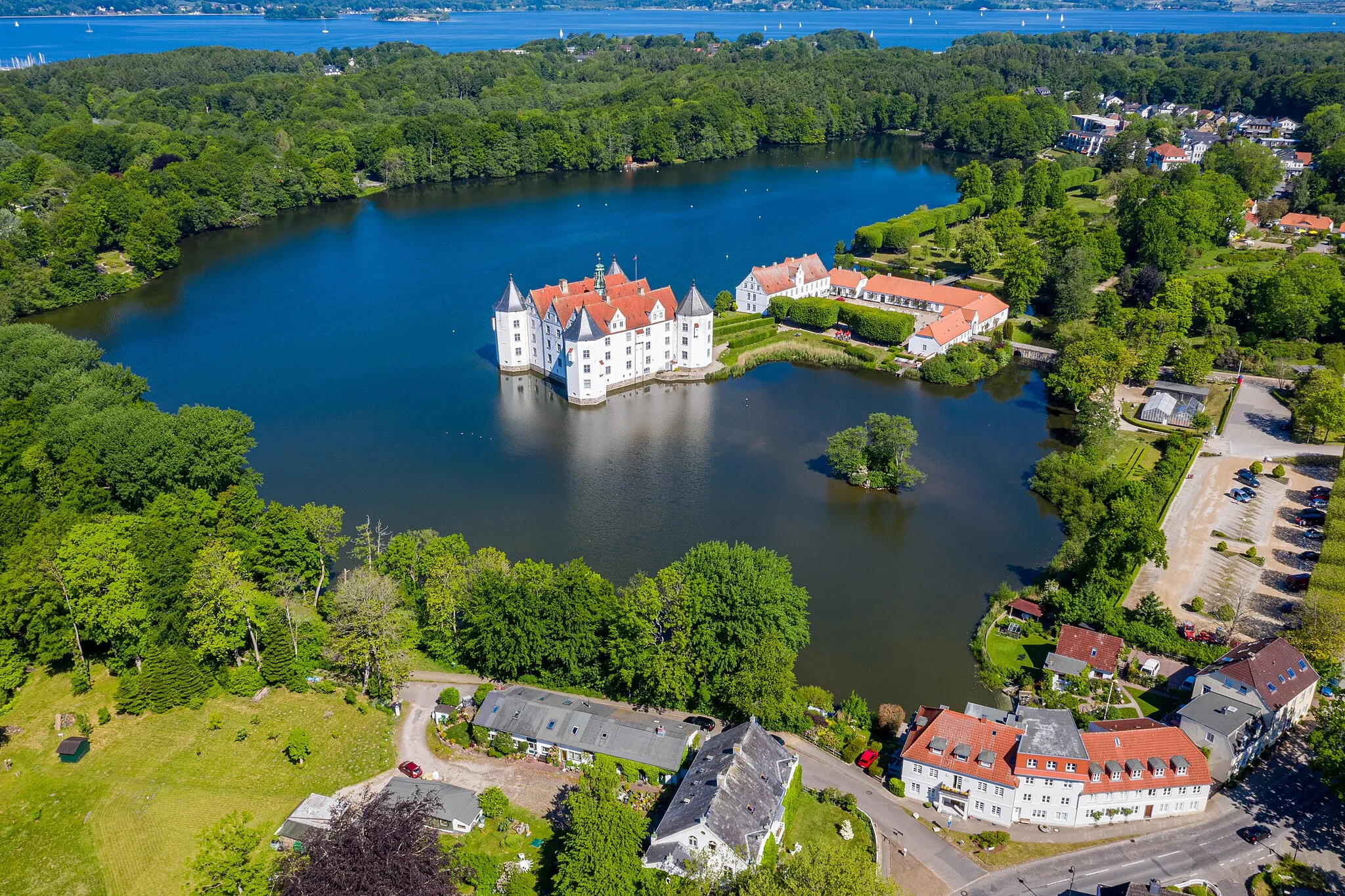 Photo showing: Schloss Glücksburg im LSG Flensburger Förde