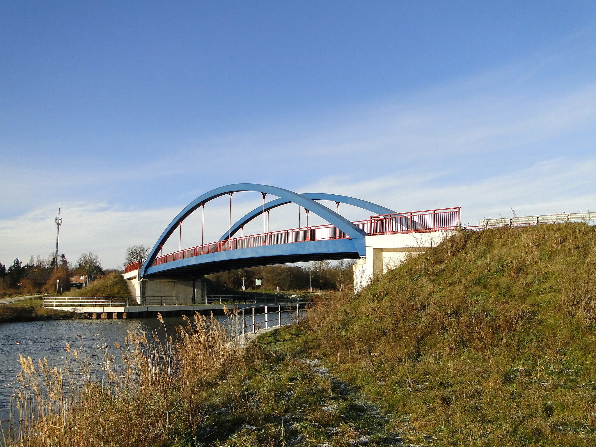 Photo showing: Bridge over the Elbe-Lübeck Canal in Dalldorf, district Herzogtum Lauenburg, Schleswig-Holstein, Germany