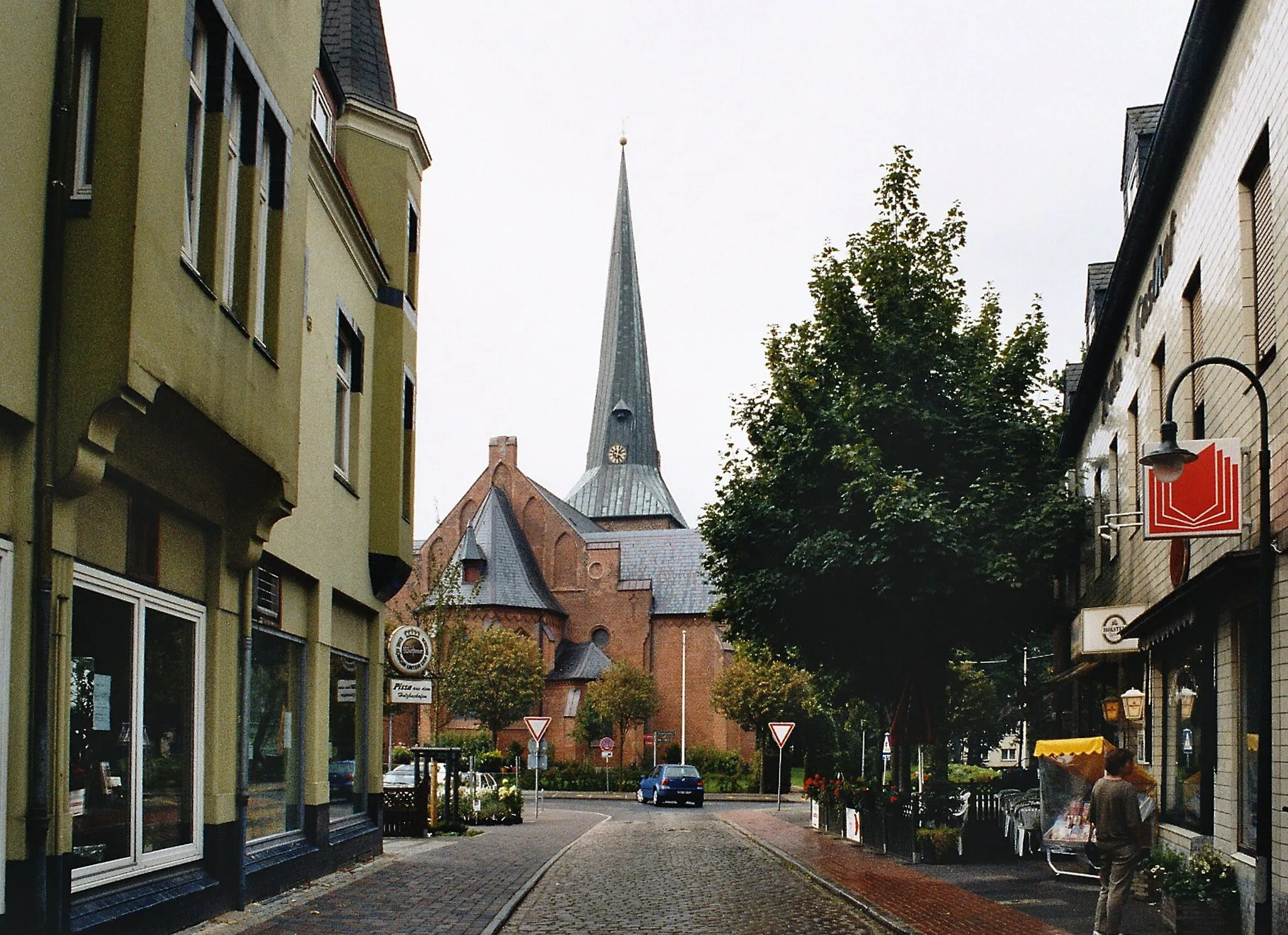 Photo showing: Nortorf,  View from the "Kieler Strasse" to the church St.Martin