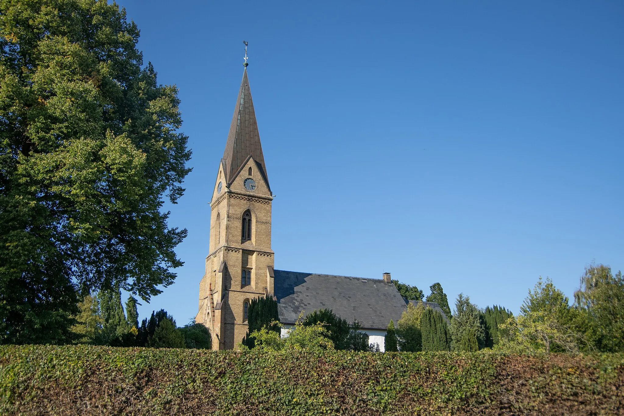 Photo showing: Süderbrarup in Schleswig-Holstein. Die Kirche steht unter Denkmalschutz. Die Kirche geht auf ein Bauwerk aus dem 12. Jahrhundert zurück.