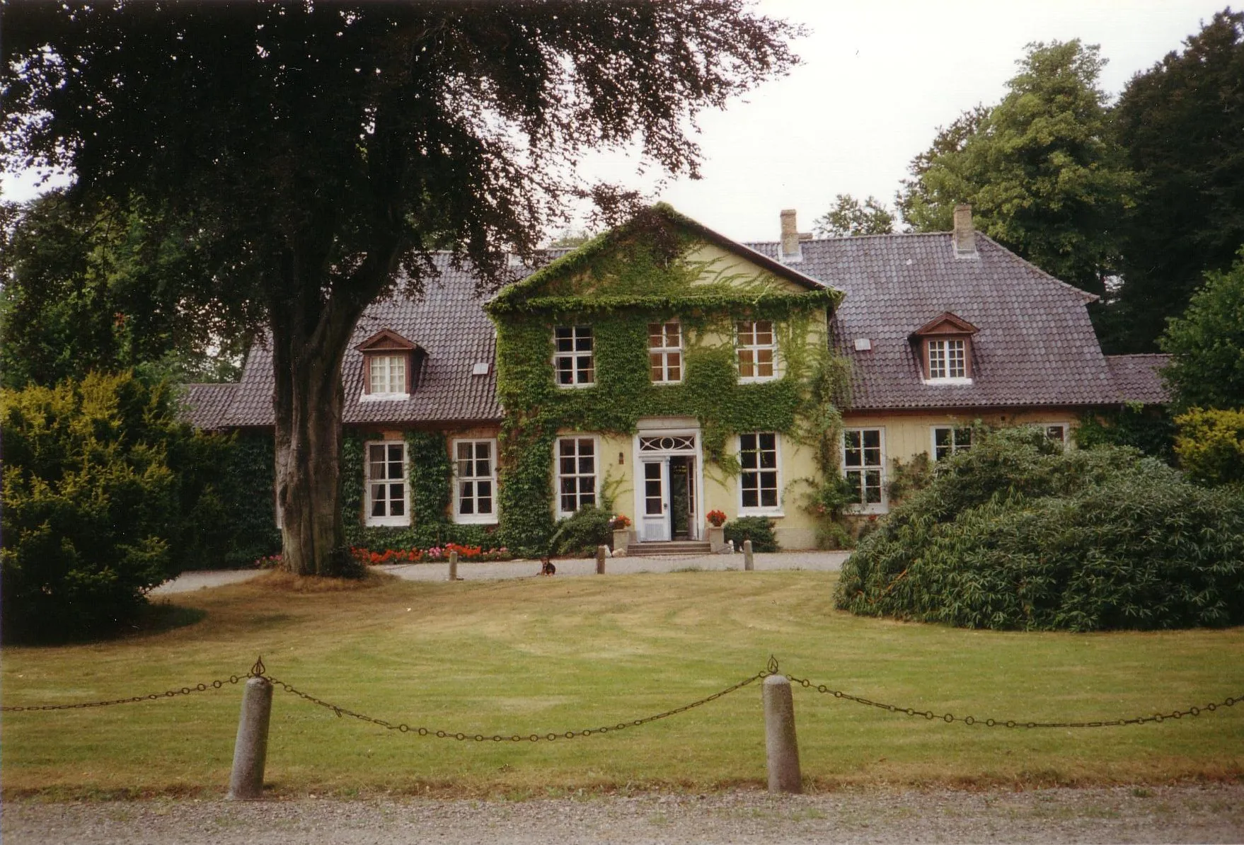 Photo showing: Herrenhaus auf Gut Falkenberg, Gemeinde Lürschau, Kreis Schleswig (Germany)