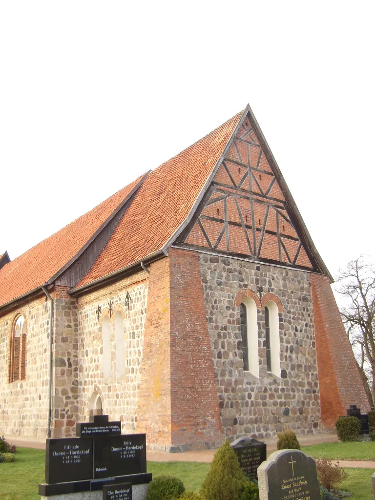Photo showing: Chor der mittelalterlichen Feldsteinkirche in Sterley, Krs. Herzogtum Lauenburg.