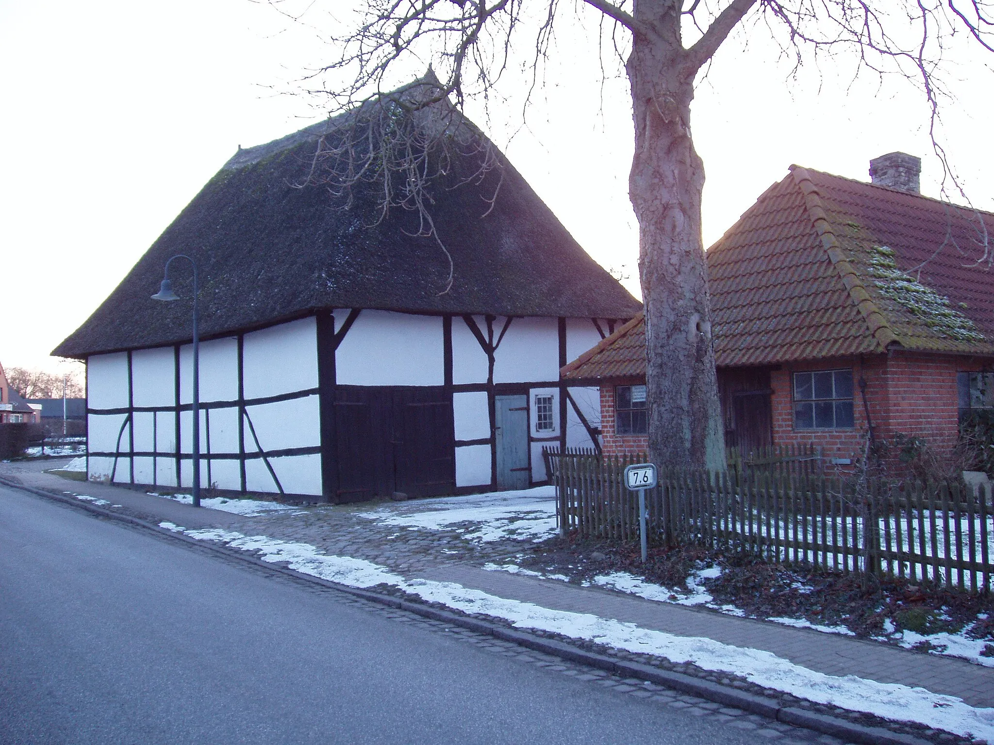 Photo showing: Scheune und altes Schmiedegebäude