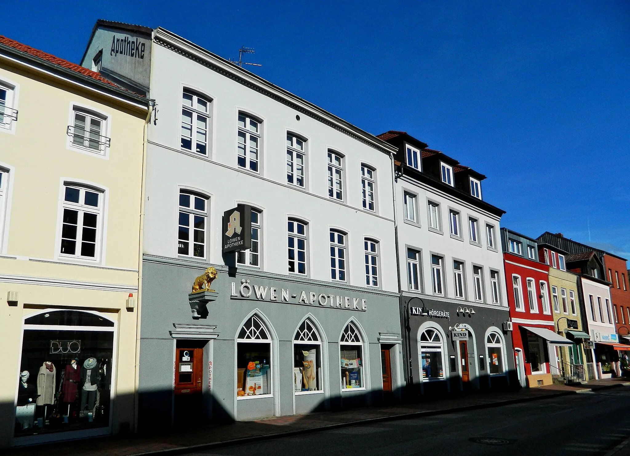 Photo showing: Löwen Apotheke