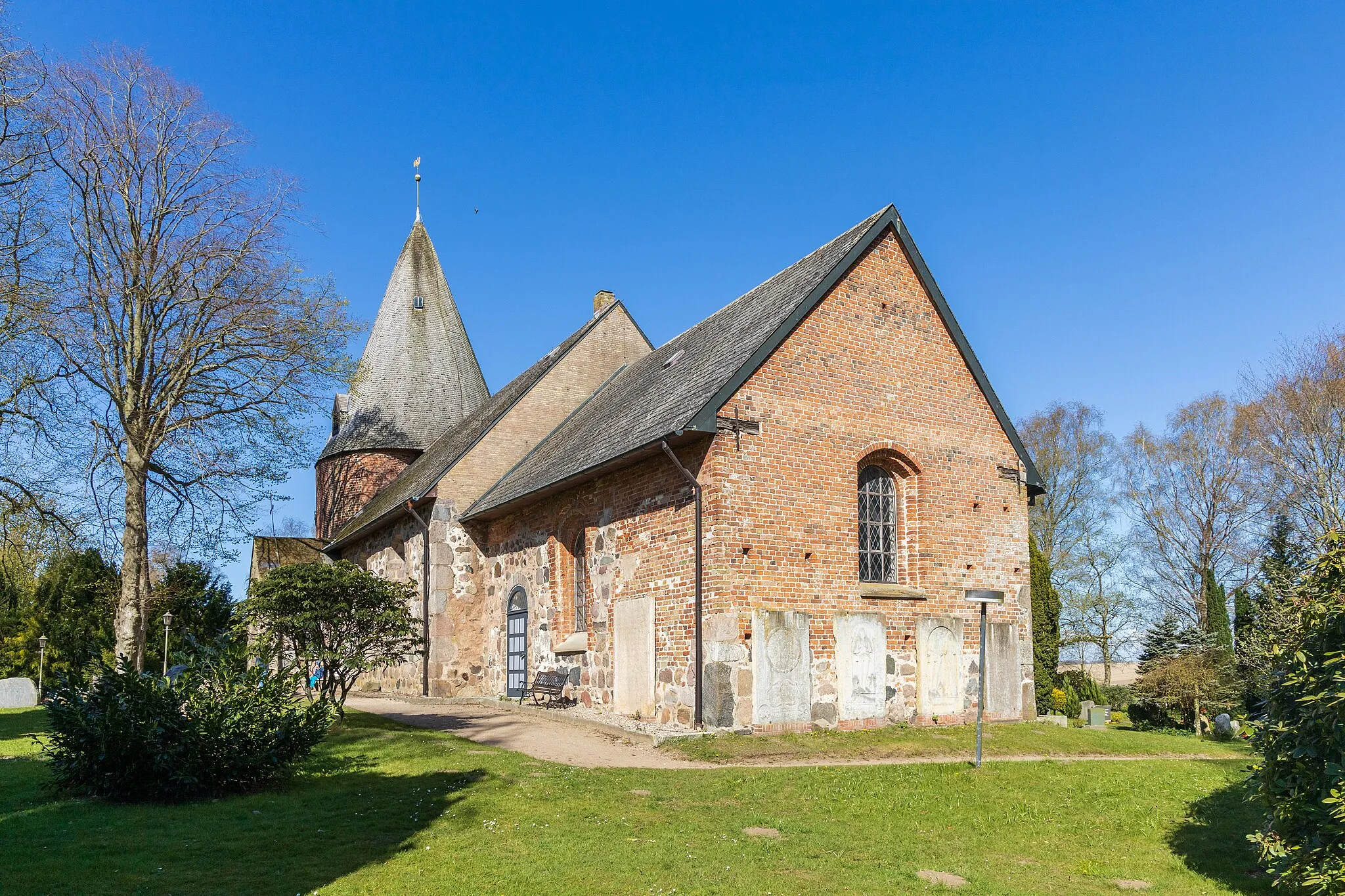 Photo showing: Die St. Laurentiuskirche (Kosel, Schwansen)