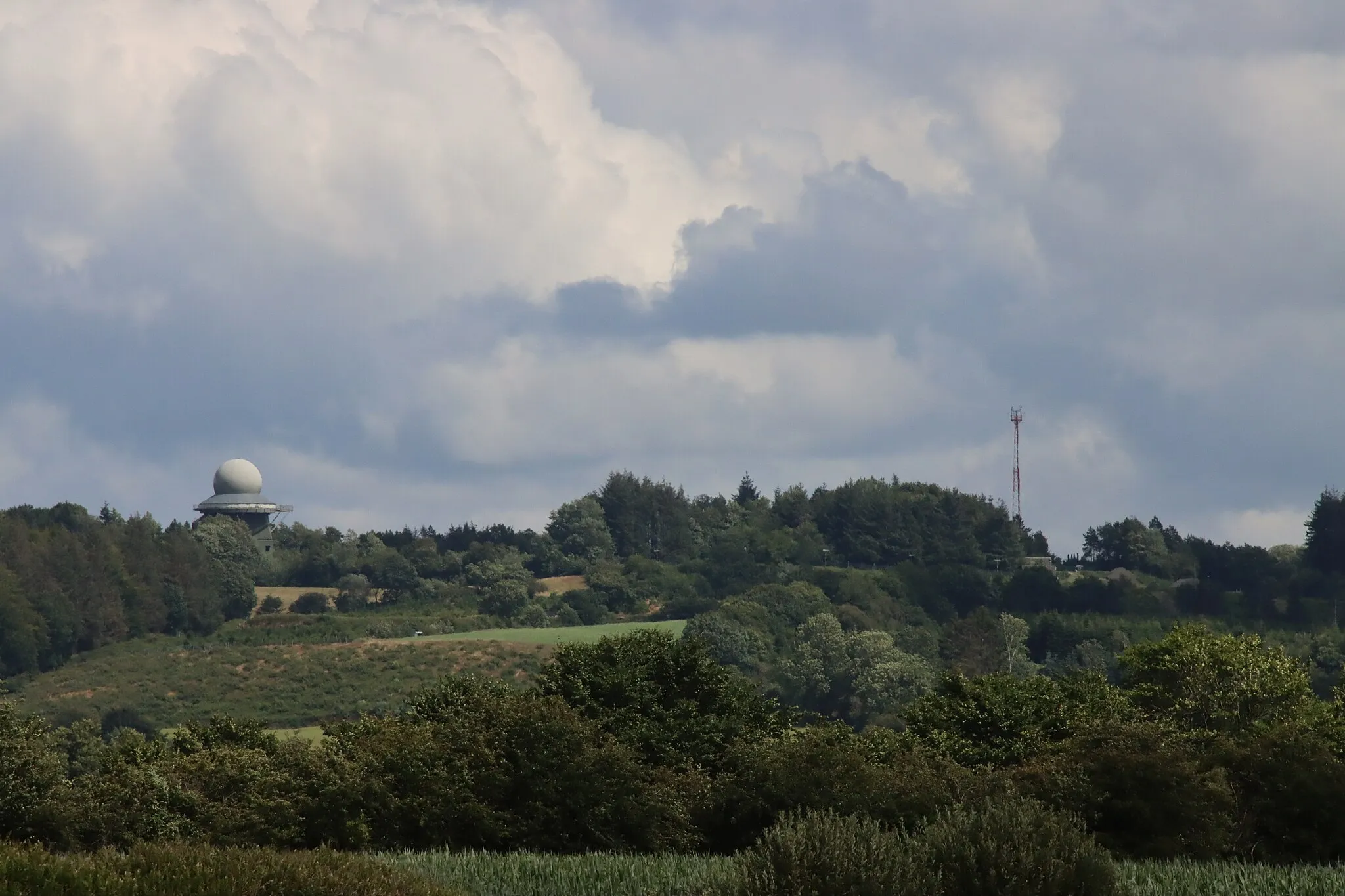 Photo showing: Blick auf das GM 406F Radar der Bundeswehr (Luftwaffe) auf einer Erhöhung bei Brekendorf.