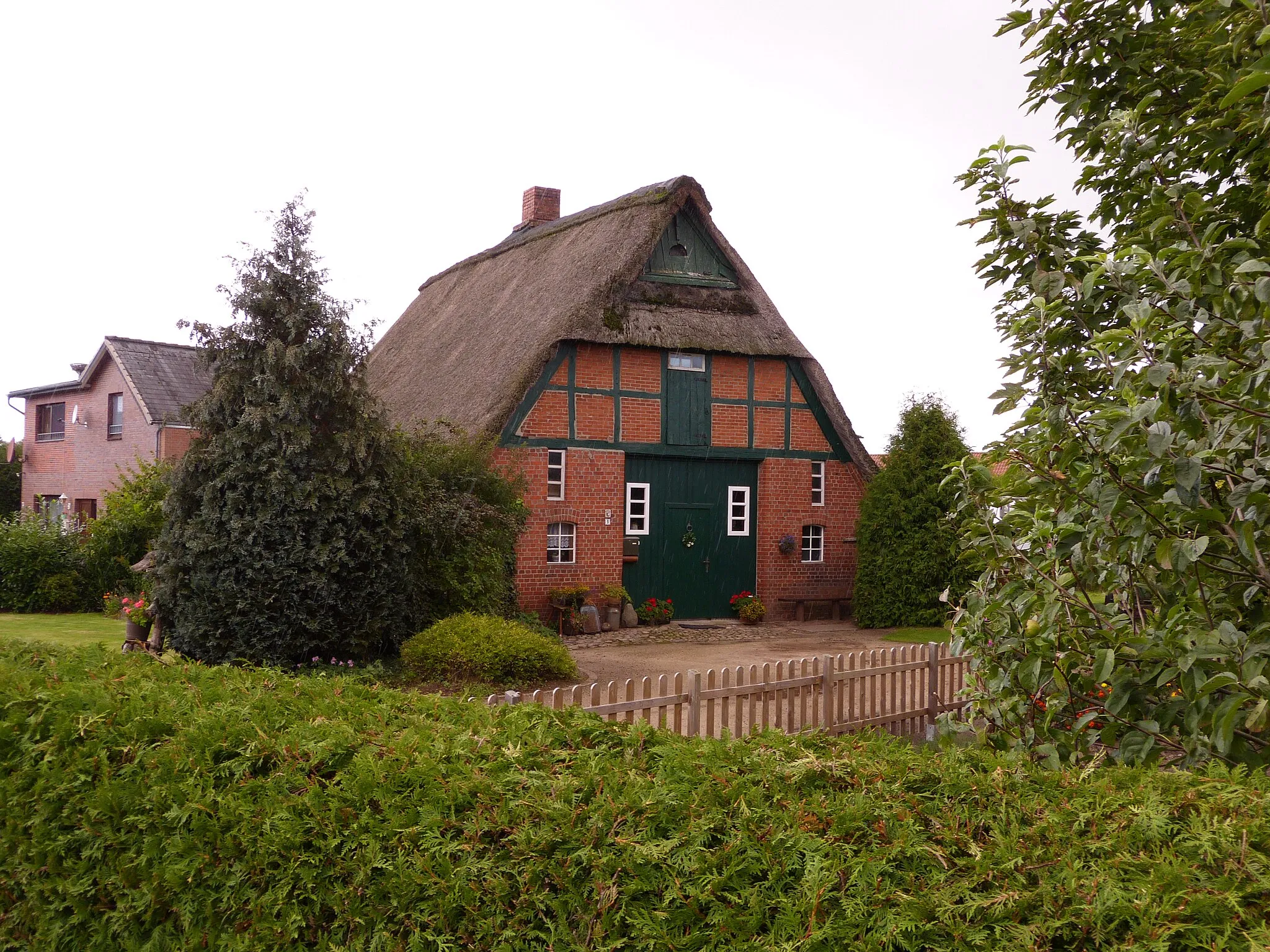 Photo showing: Das Bild zeigt ein Kulturdenkmal in Struvenhütten, Hauptstraße 9, eine ehemalige Hirtenkate.