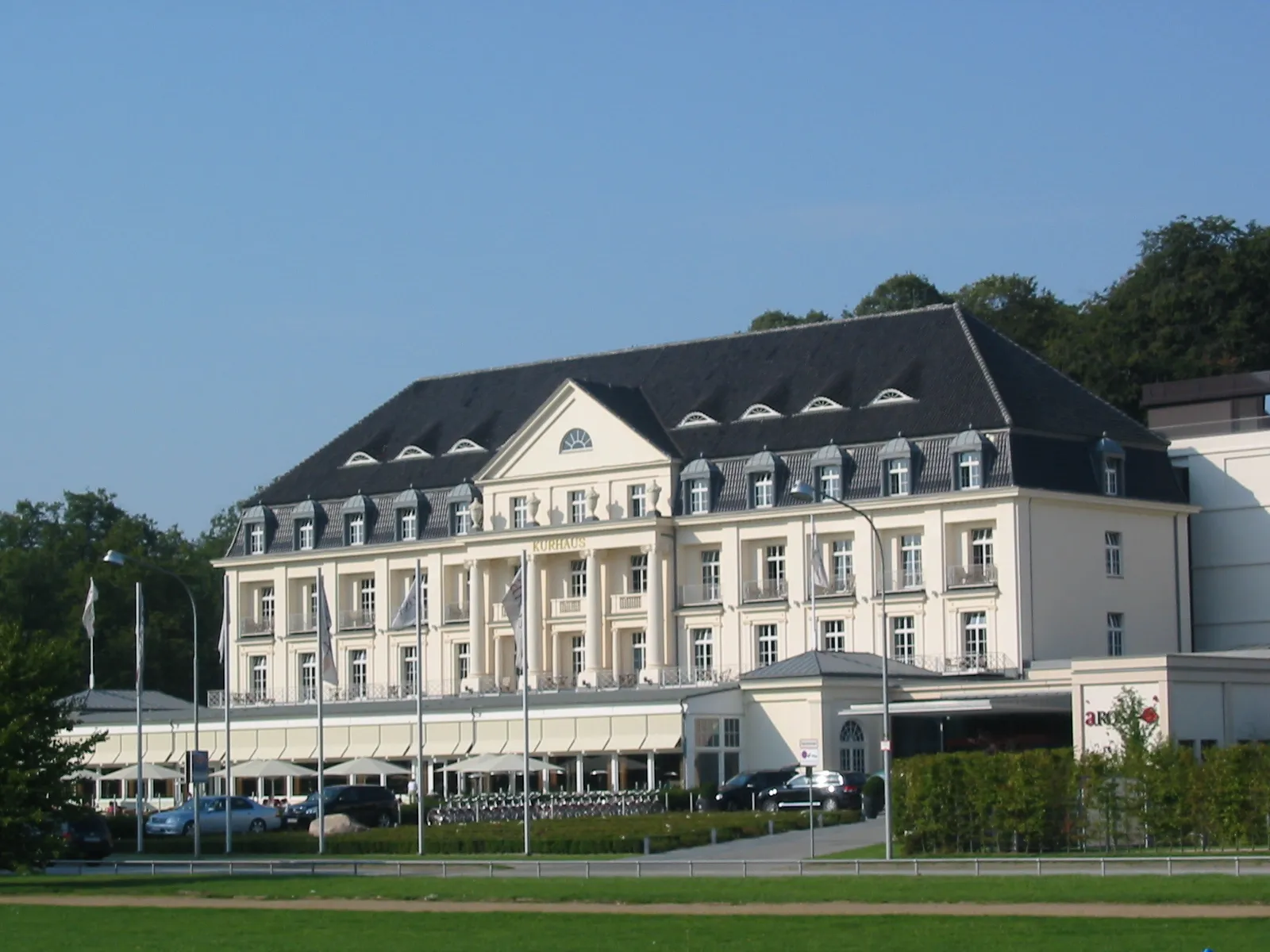 Photo showing: Kurhaus hotel, Travemünde.