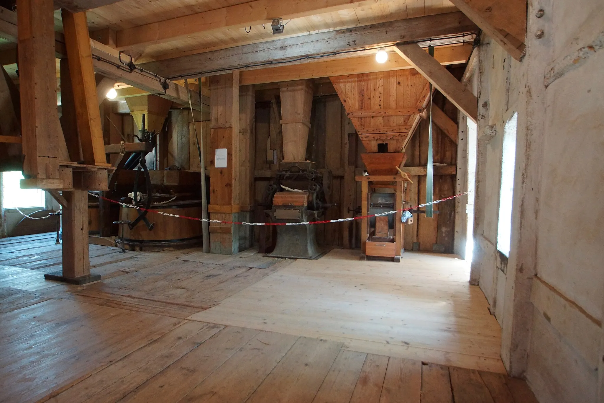 Photo showing: Bad Segeberg (Klein Rönnau), Germany: Interior of the watermill on the river Rönne (Trave)