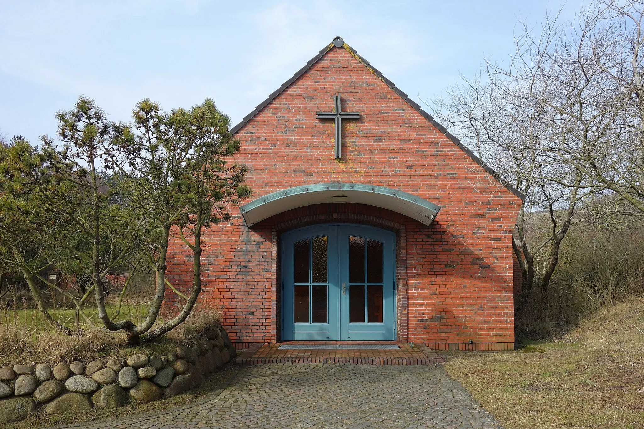 Photo showing: Chapel at the entrance of the List auf Sylt cemetery