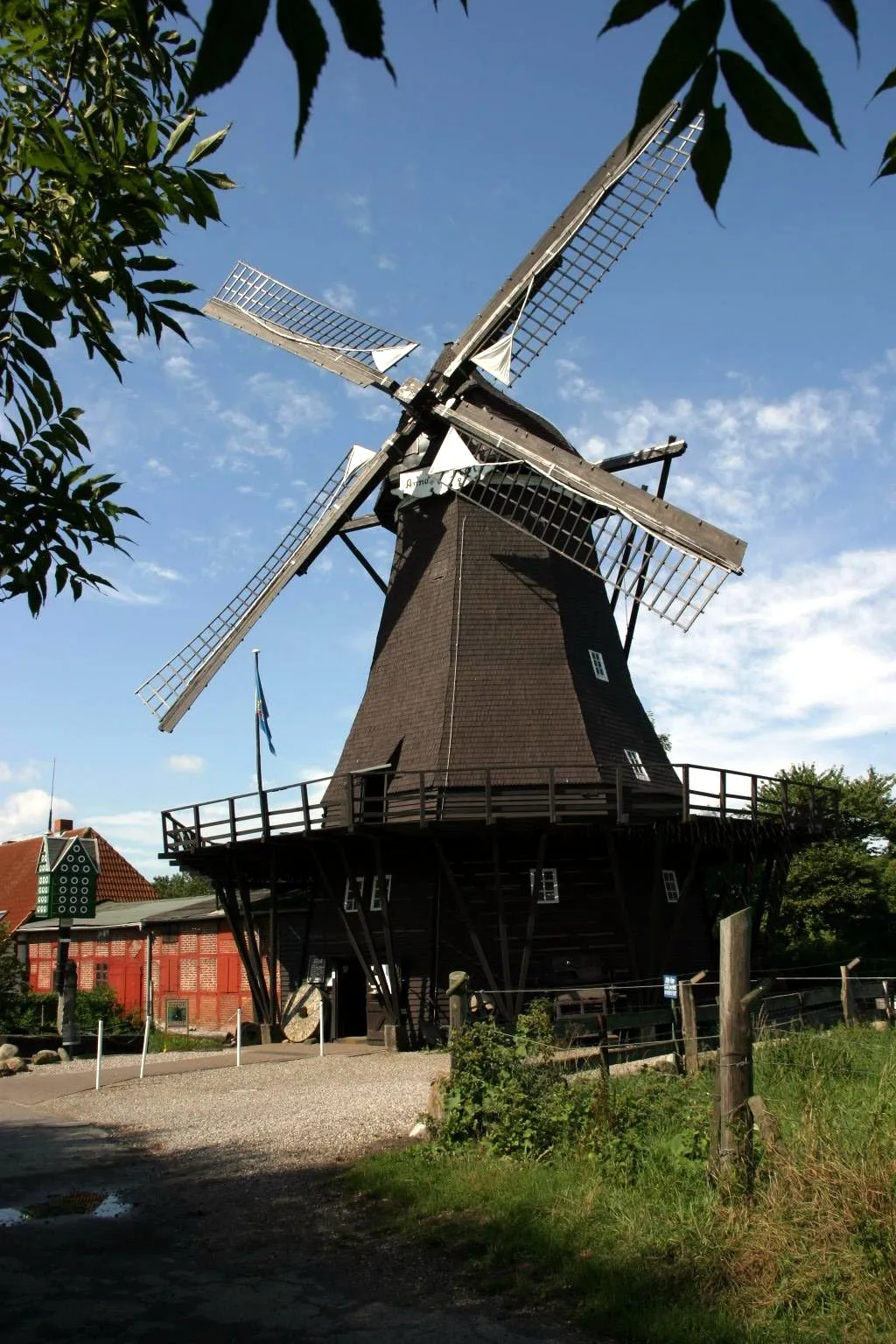 Photo showing: Mühle "Jachen Flünk"; Lemkenhafen auf Fehmarn