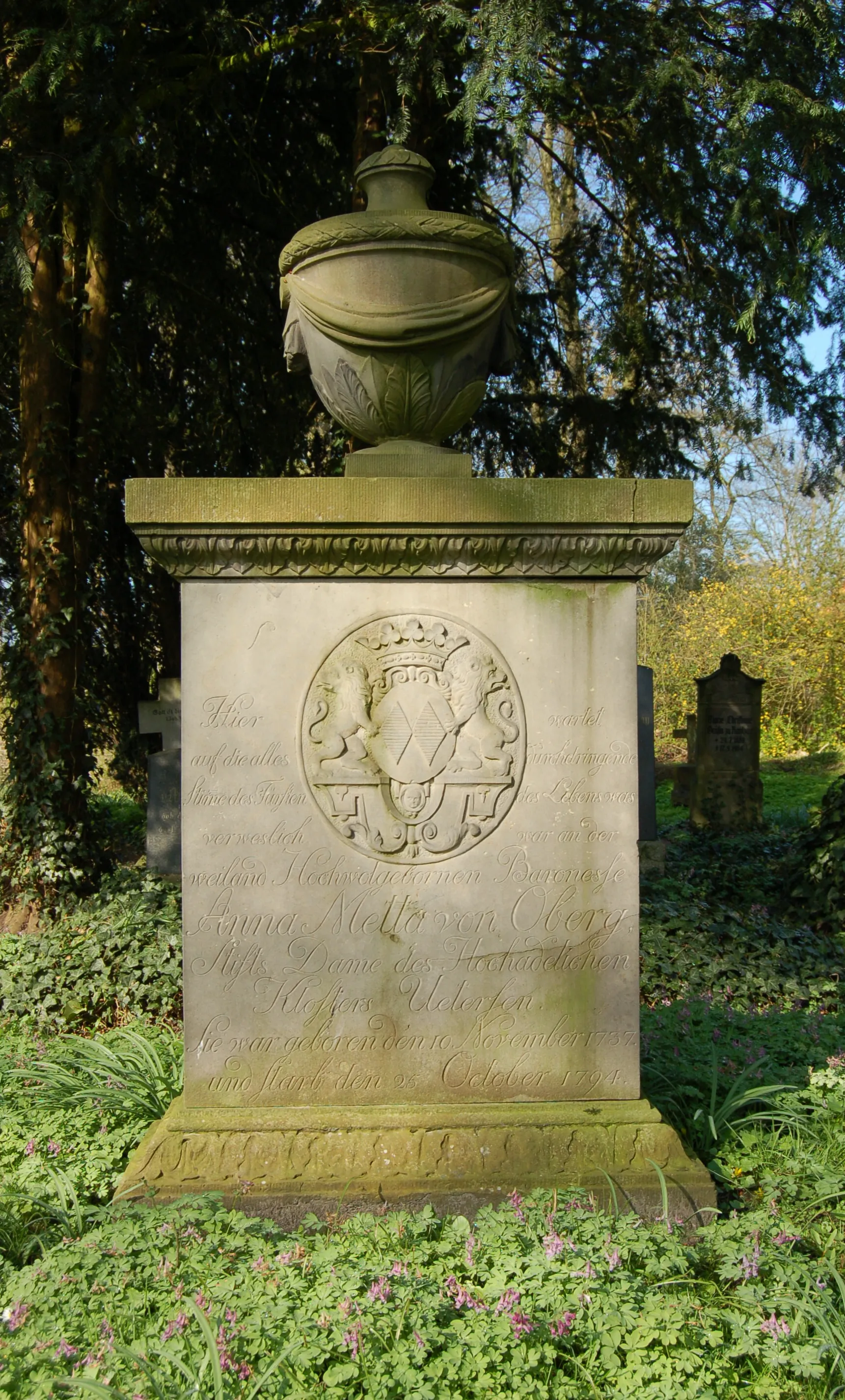 Photo showing: Grab von Metta von Oberg auf dem Jungfernfriedhof in Uetersen