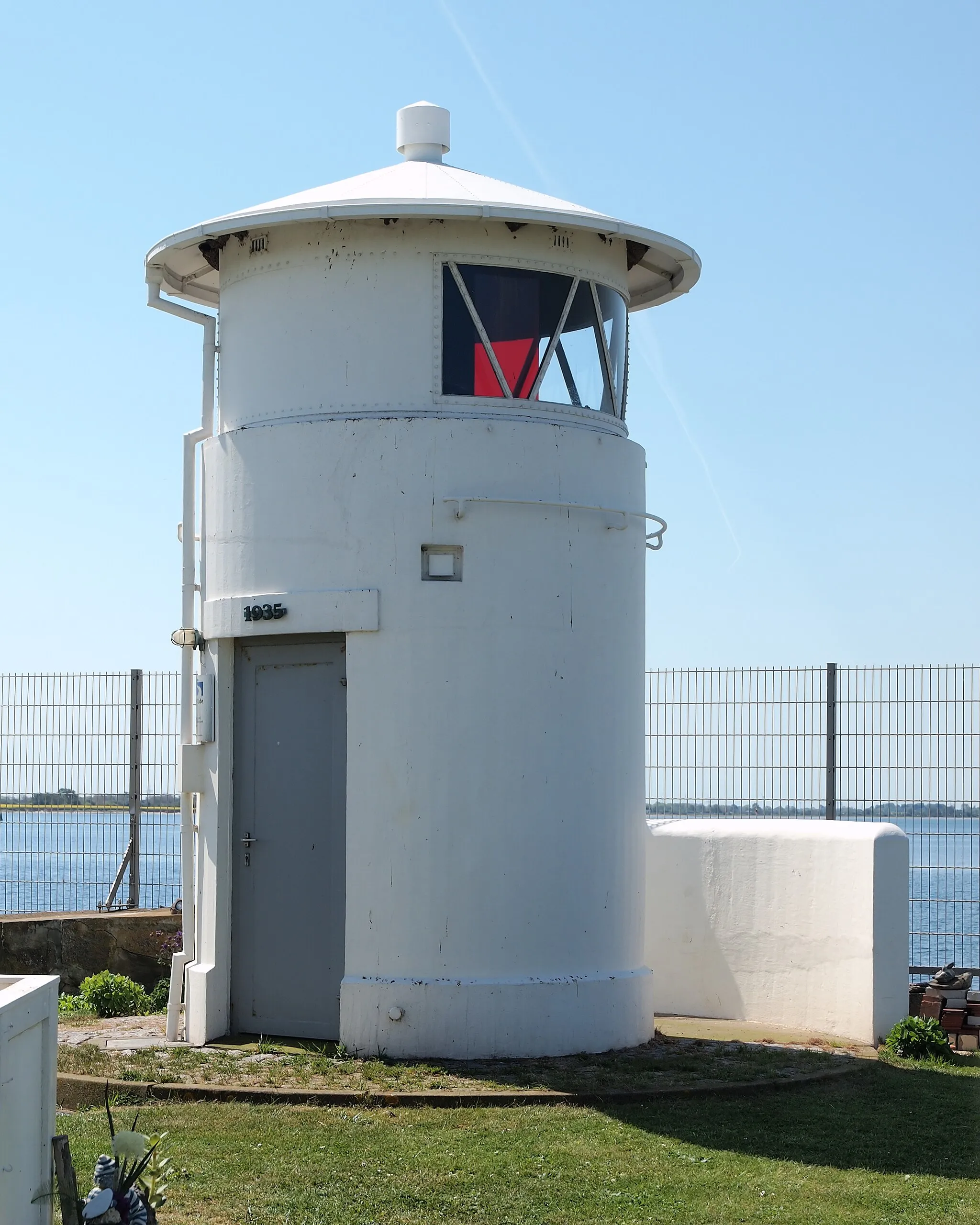 Photo showing: Leuchtturm Strukkamphuk an der Südwestküste der Insel Fehmarn, Ansicht von N